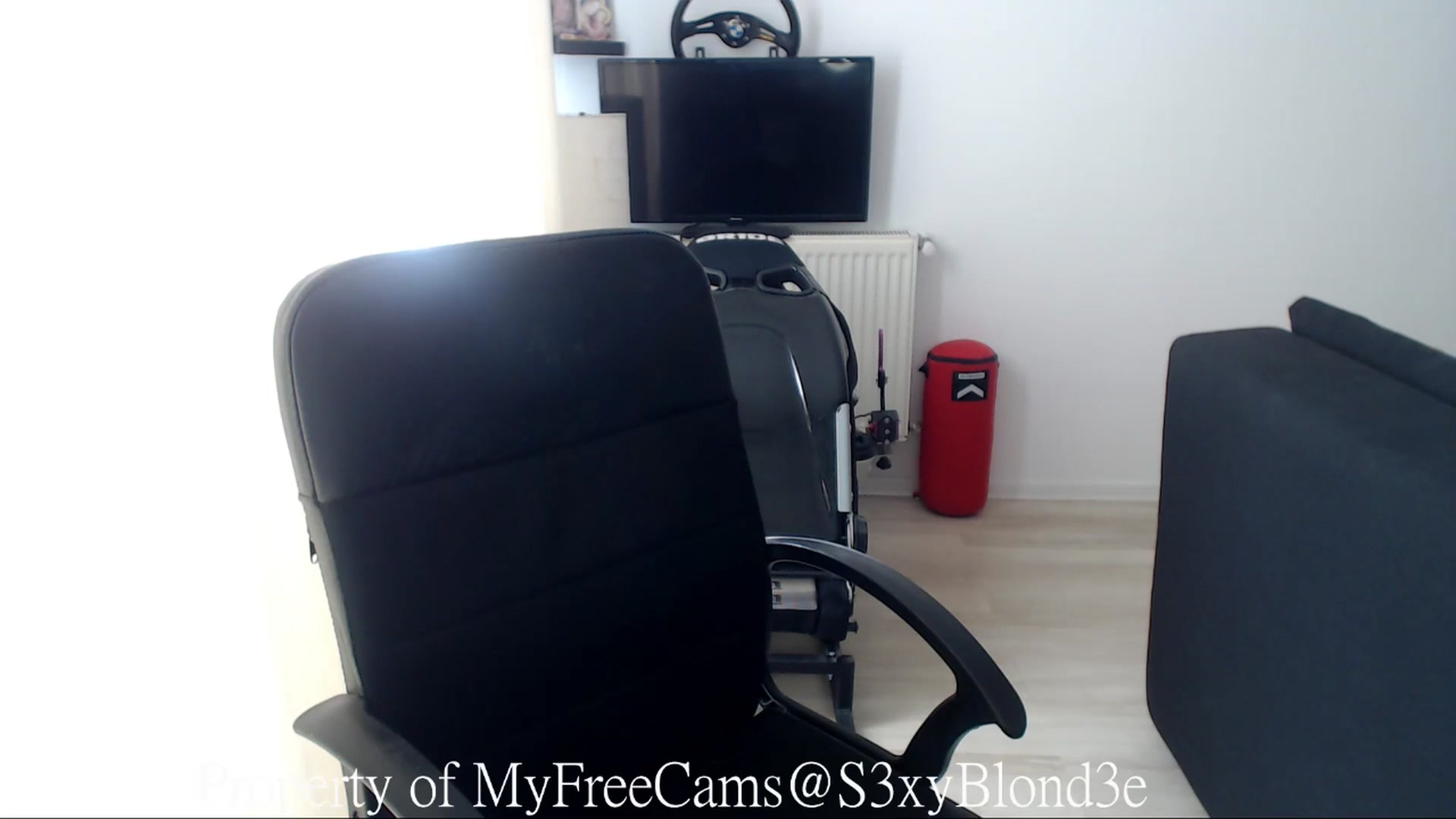 Gallery image thumbnail from S3xyBlond3e's myfreecams stream on, 08/27/2025, 07:34 image 9 of 20