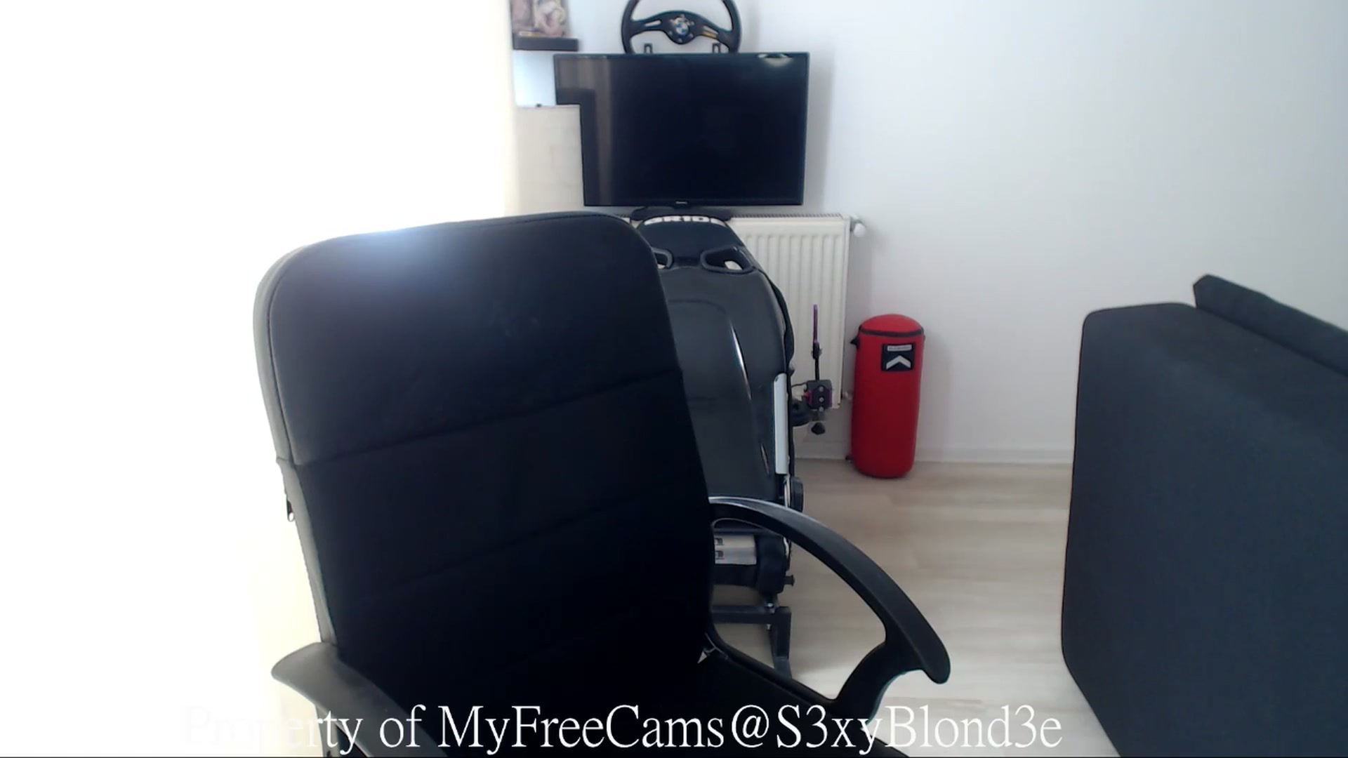 Gallery image thumbnail from S3xyBlond3e's myfreecams stream on, 08/27/2025, 07:34 image 10 of 20