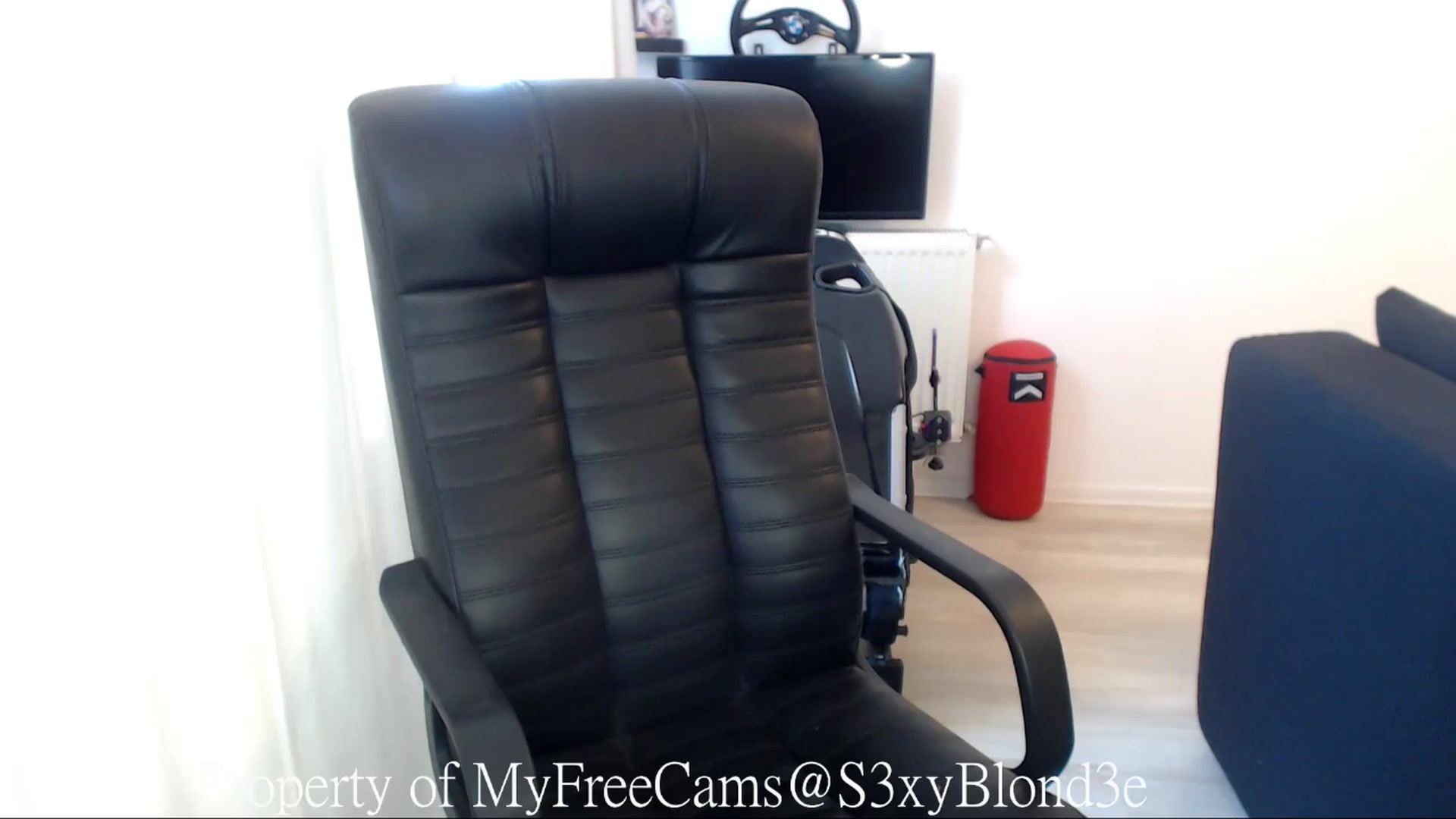 Gallery image thumbnail from S3xyBlond3e's myfreecams stream on, 10/20/2025, 07:57 image 14 of 20