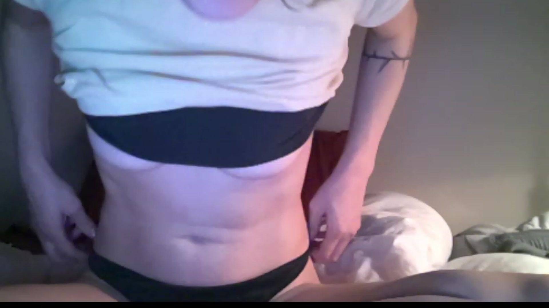 Gallery image thumbnail from SAGEBUNNY123's myfreecams stream on, 05/10/2023, 06:08 image 16 of 20