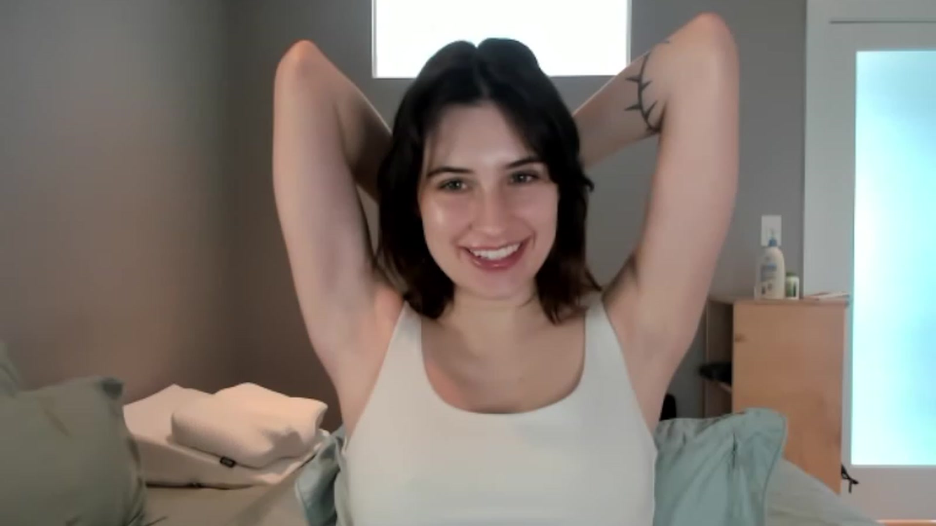 Gallery image thumbnail from SAGEBUNNY123's myfreecams stream on, 07/28/2023, 18:43 image 10 of 20