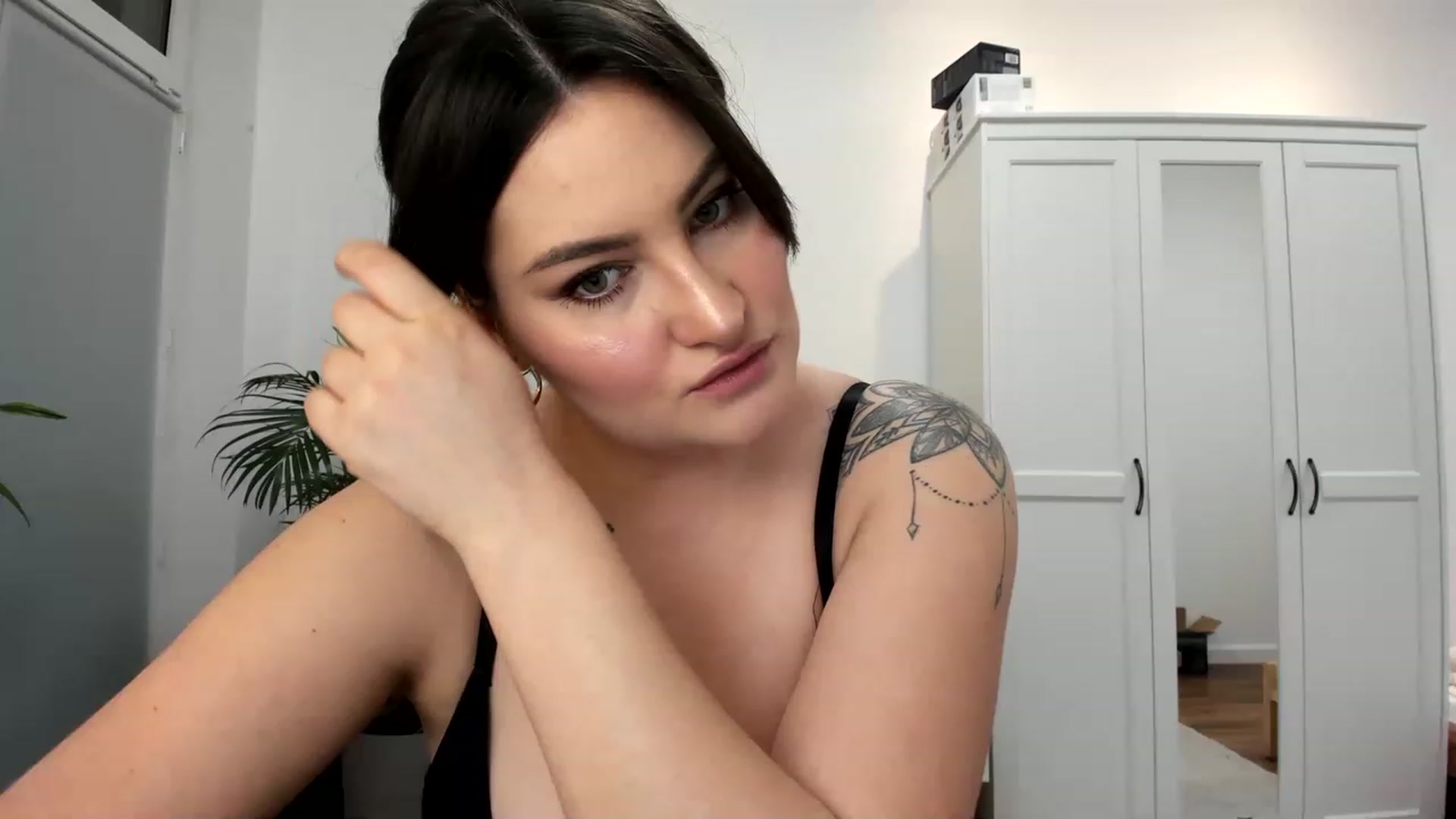 Gallery image thumbnail from SAINT_M's myfreecams stream on, 02/04/2023, 24:49 image 9 of 20