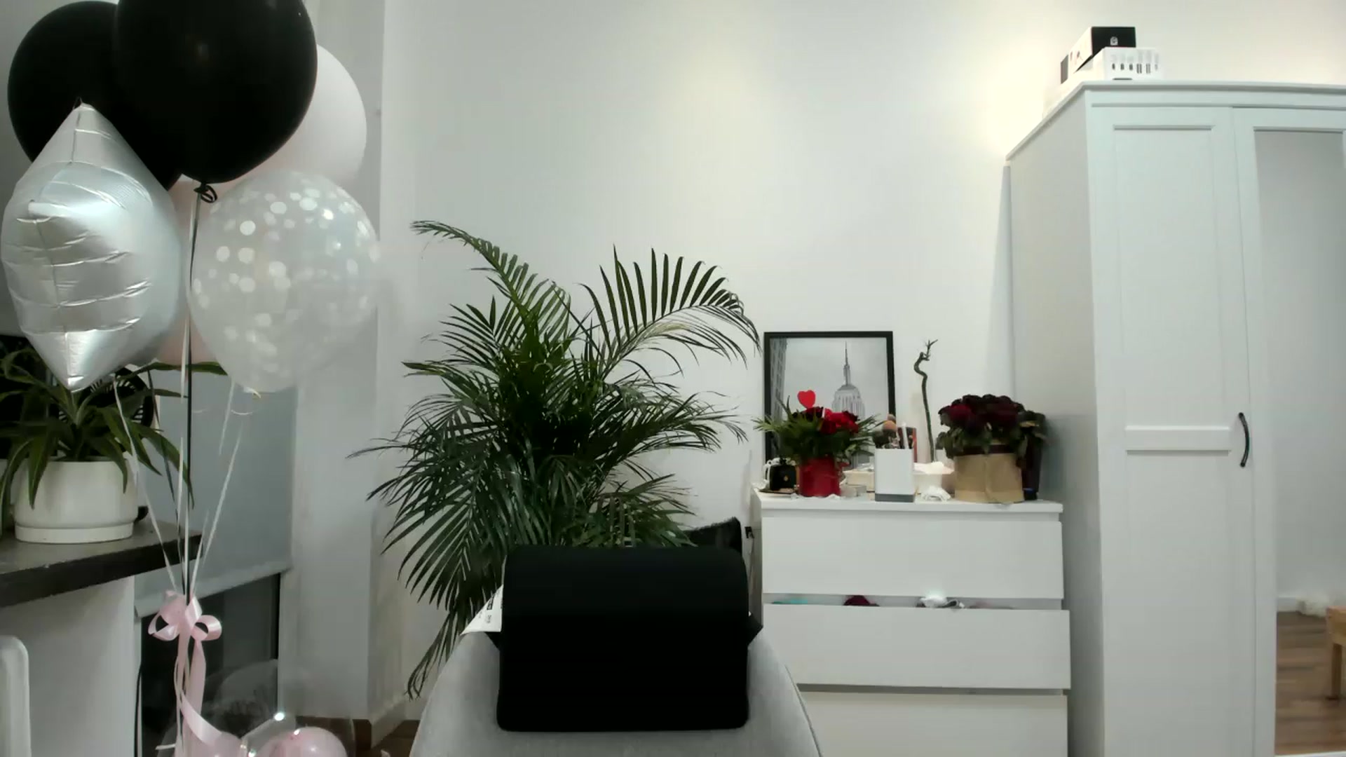 Gallery image thumbnail from SAINT_M's myfreecams stream on, 03/03/2023, 01:01 image 16 of 20