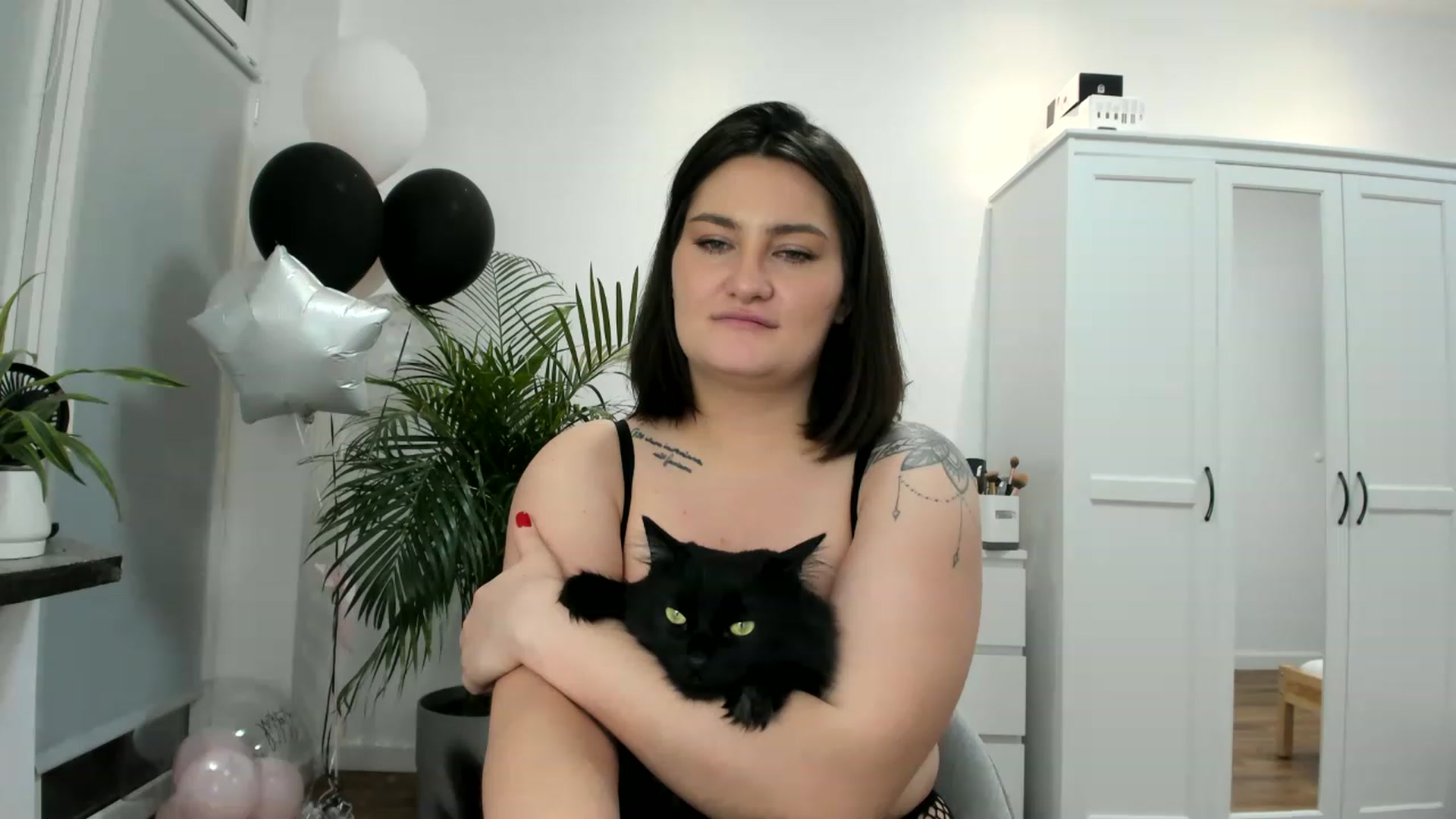 Gallery image thumbnail from SAINT_M's myfreecams stream on, 03/04/2023, 02:55 image 1 of 20