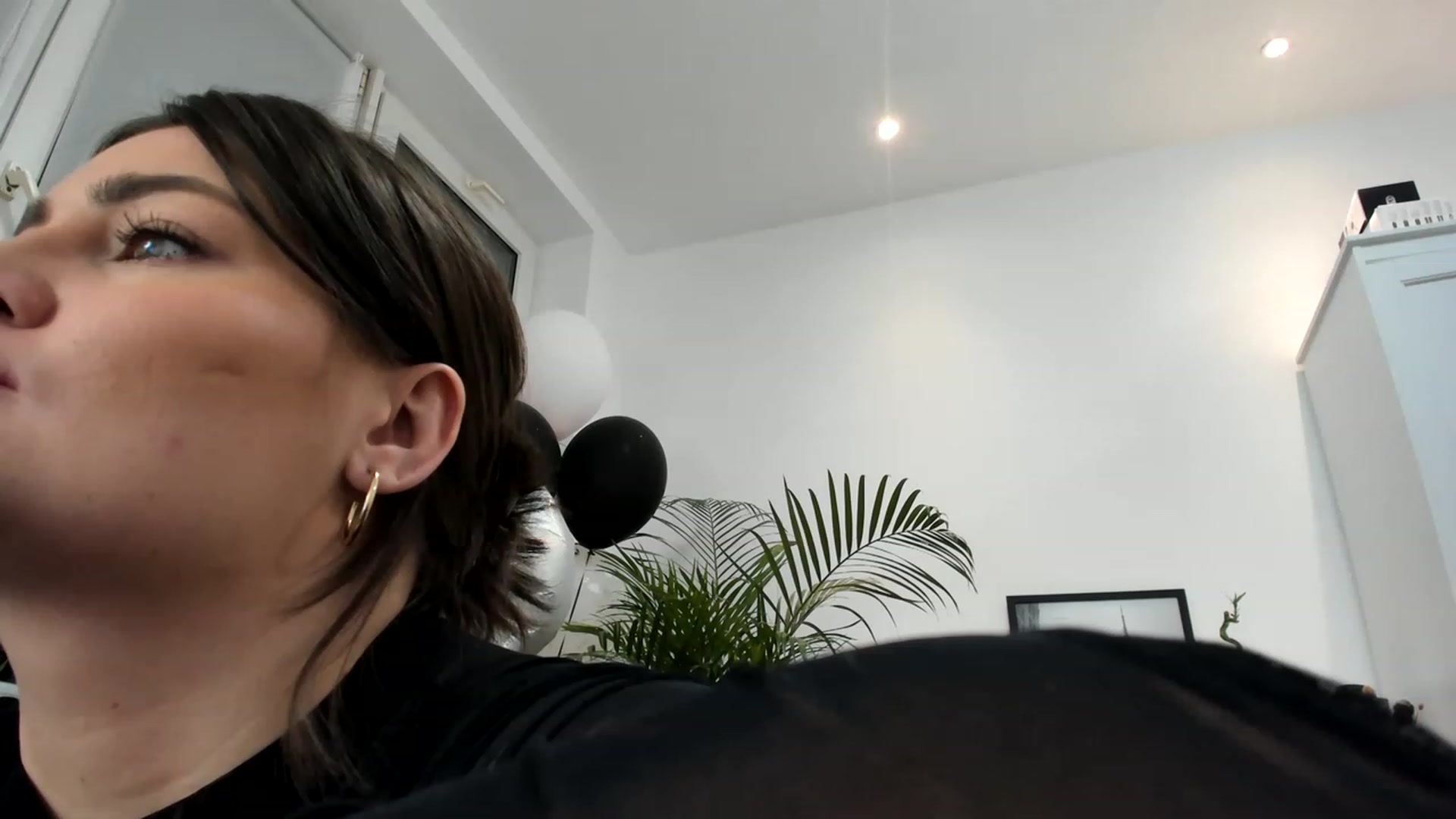 Gallery image thumbnail from SAINT_M's myfreecams stream on, 03/05/2023, 02:25 image 12 of 20