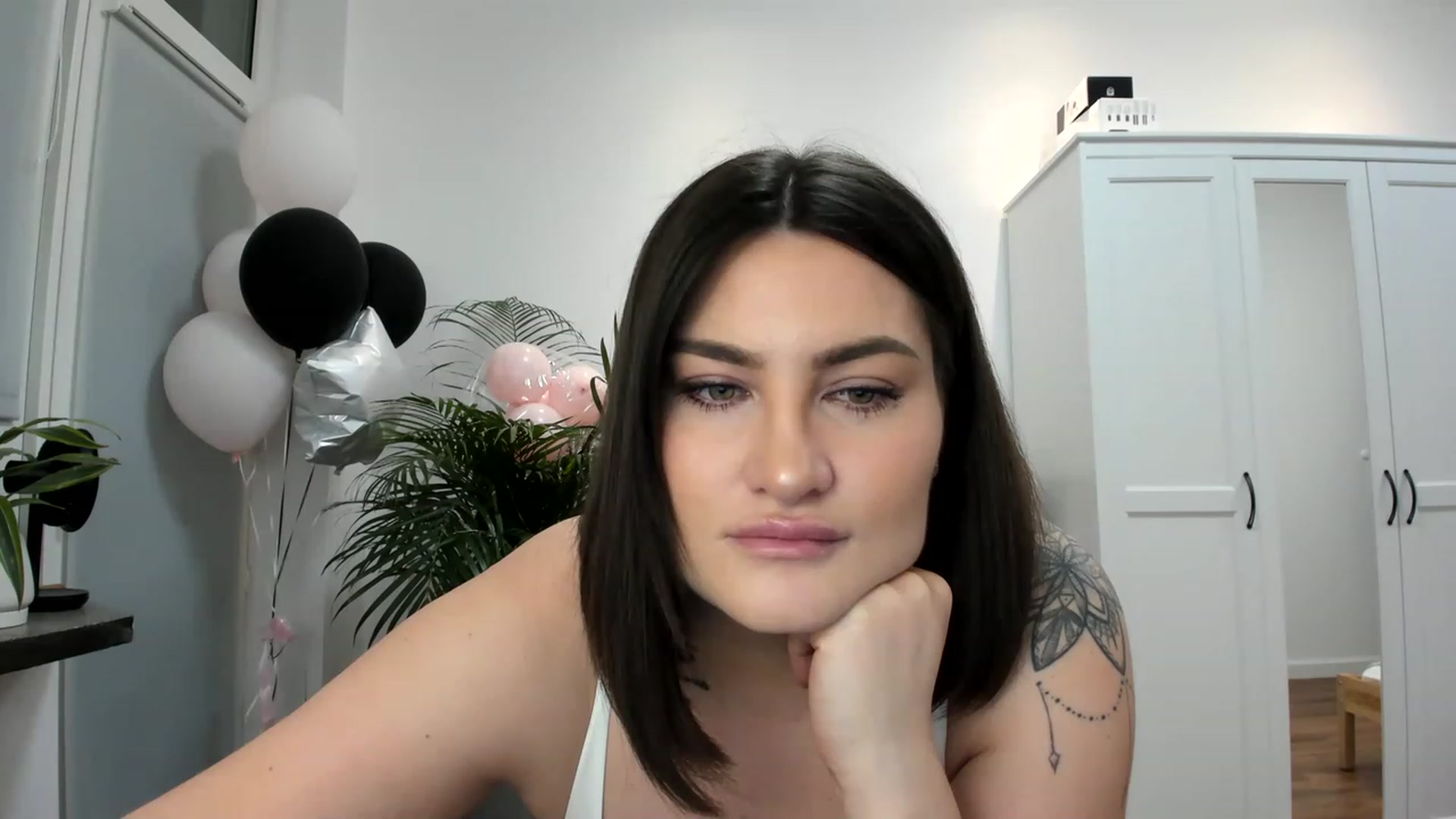 Gallery image thumbnail from SAINT_M's myfreecams stream on, 03/17/2023, 24:20 image 13 of 20