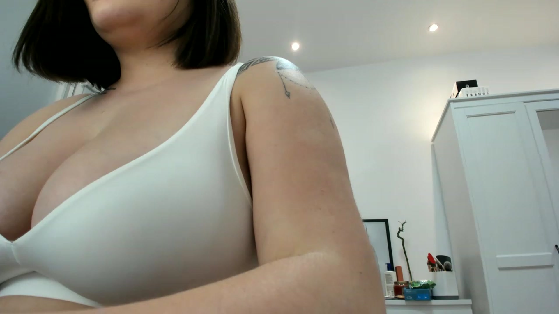 Gallery image thumbnail from SAINT_M's myfreecams stream on, 03/17/2023, 24:57 image 8 of 20