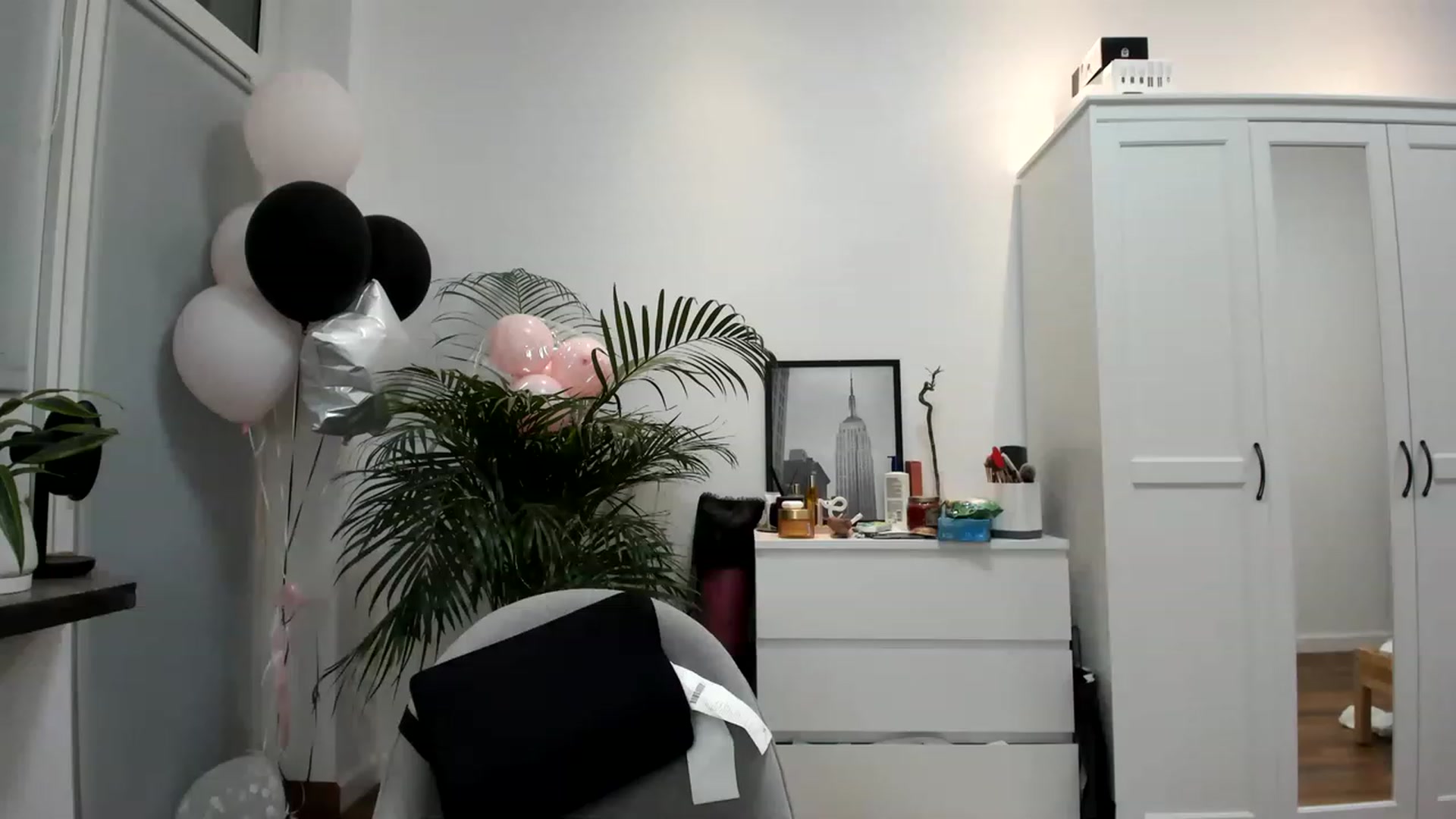 Gallery image thumbnail from SAINT_M's myfreecams stream on, 03/17/2023, 24:57 image 17 of 20