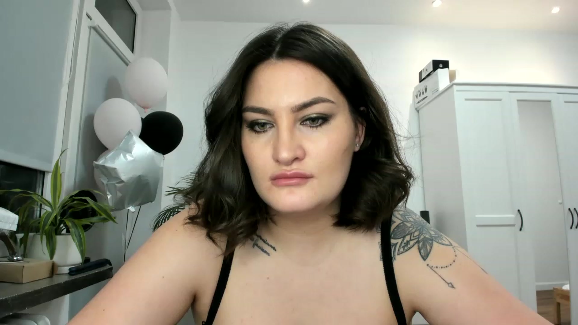 Gallery image thumbnail from SAINT_M's myfreecams stream on, 03/31/2023, 23:34 image 14 of 20