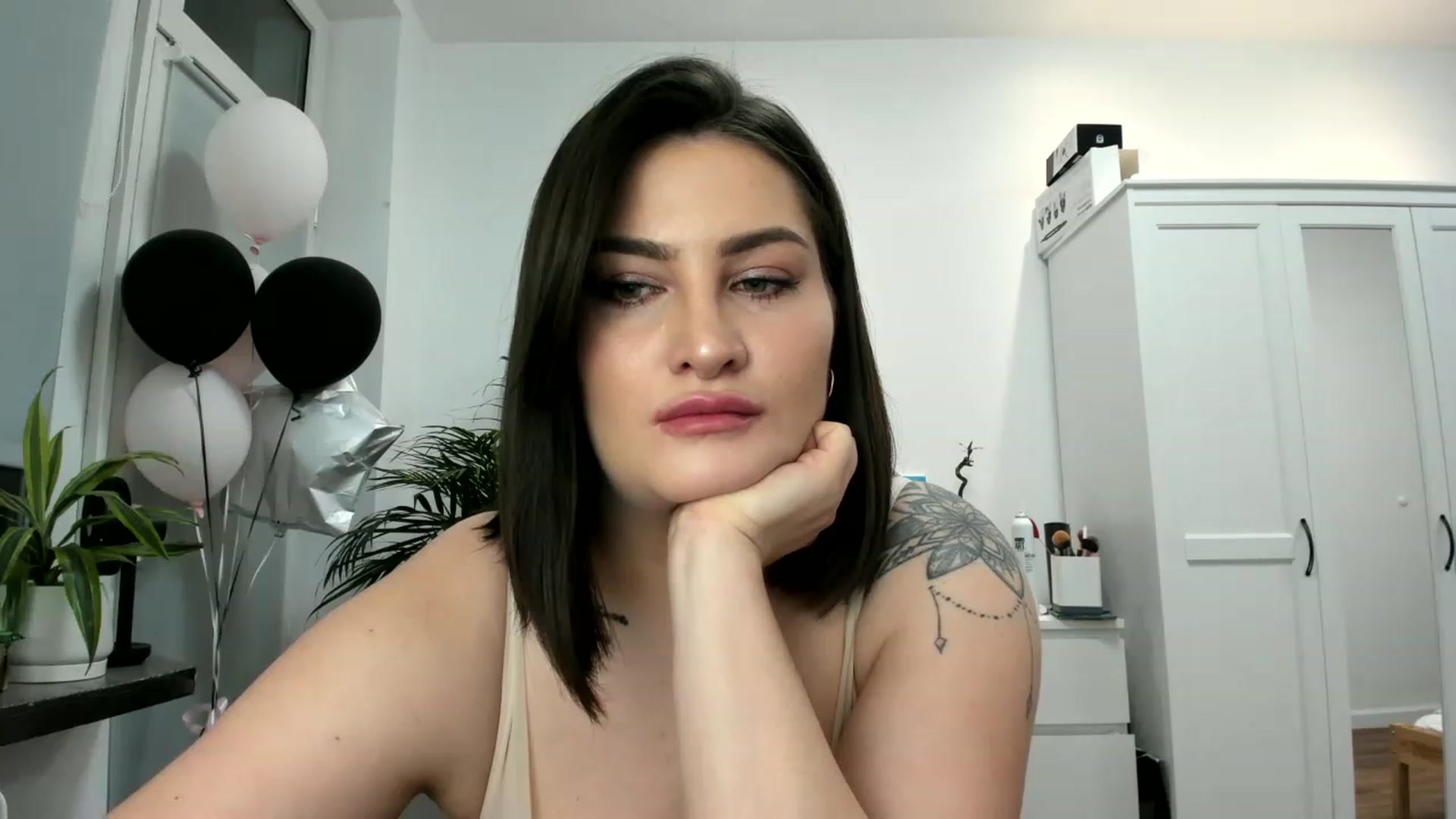 Gallery image thumbnail from SAINT_M's myfreecams stream on, 04/02/2023, 22:53 image 13 of 20