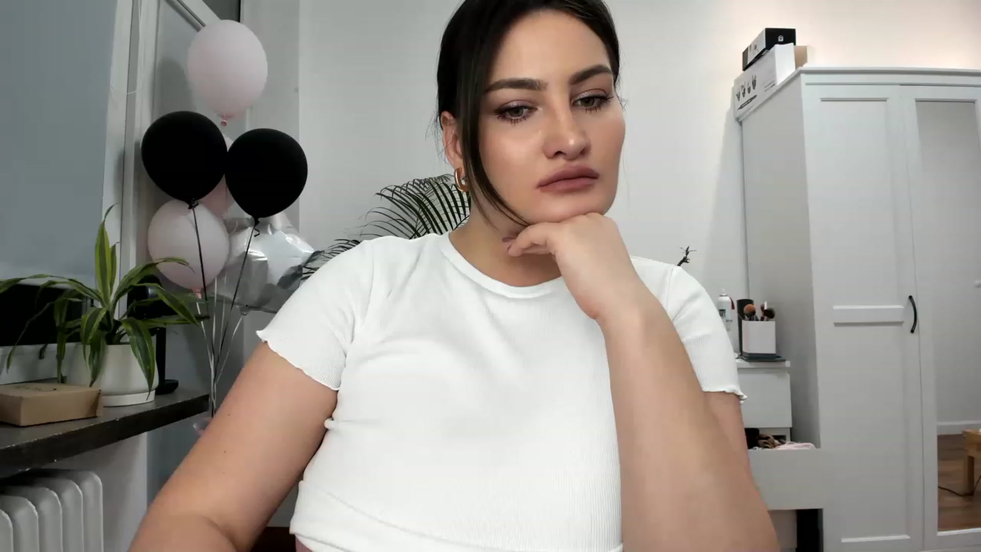 Gallery image thumbnail from SAINT_M's myfreecams stream on, 04/02/2023, 23:51 image 17 of 20