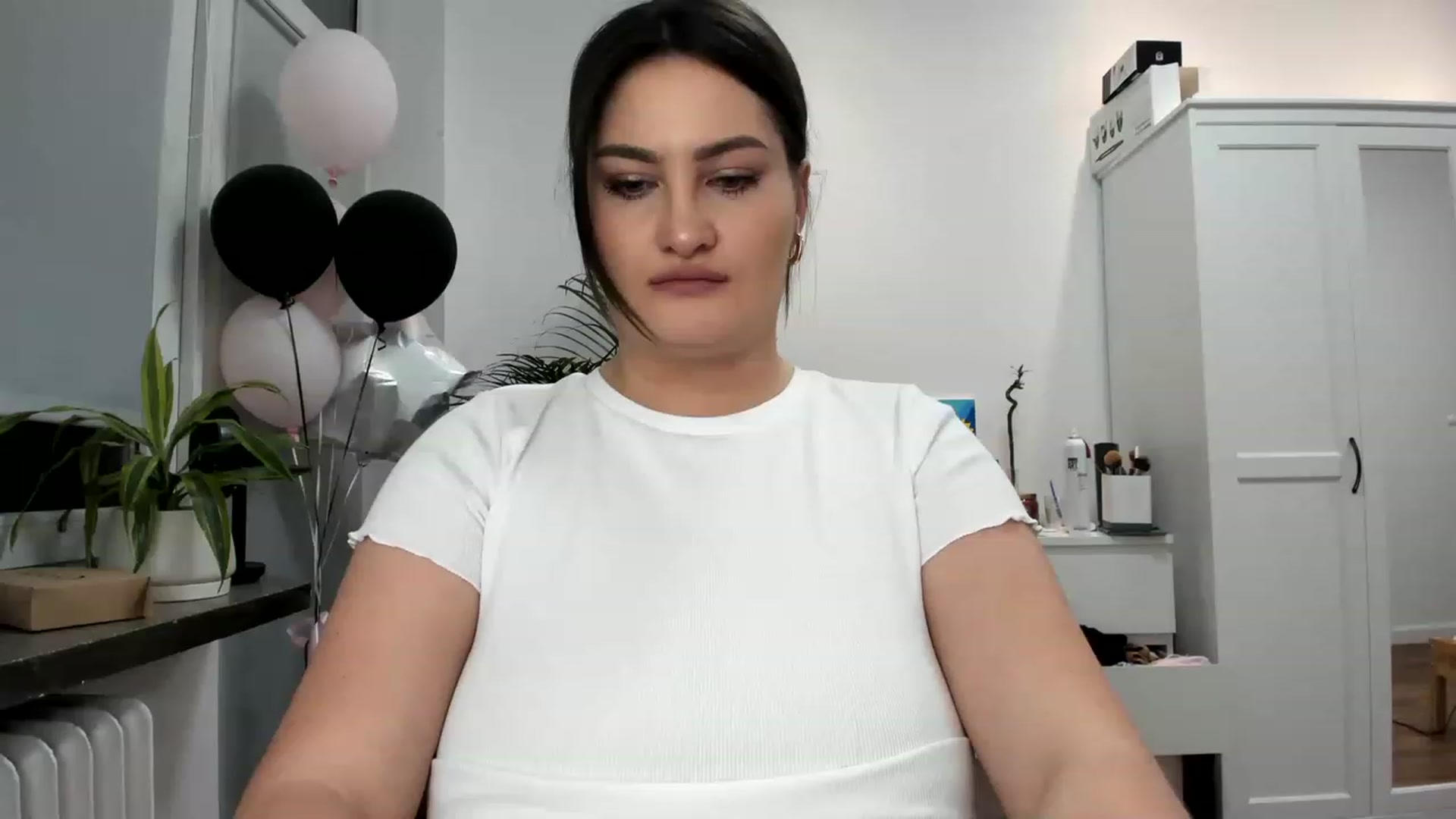Gallery image thumbnail from SAINT_M's myfreecams stream on, 04/02/2023, 23:51 image 16 of 20
