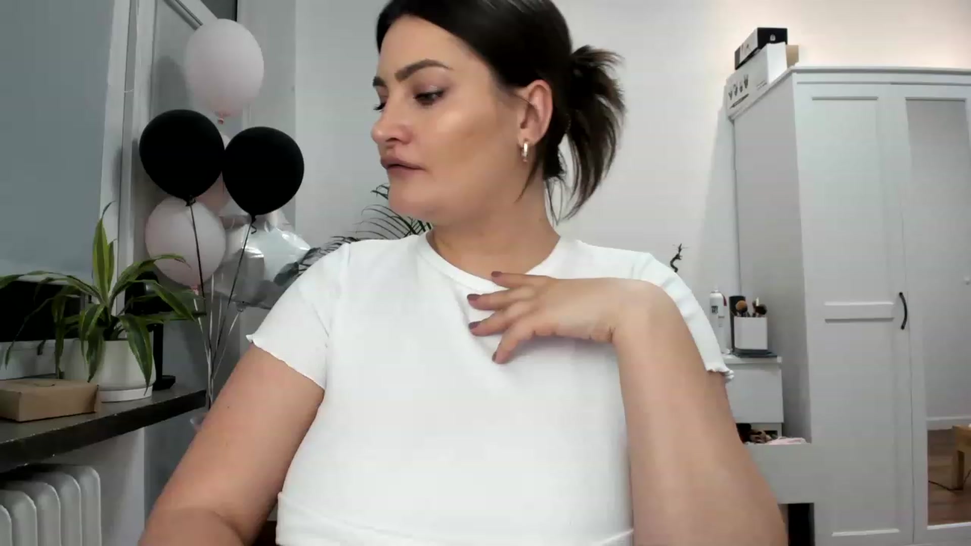 Gallery image thumbnail from SAINT_M's myfreecams stream on, 04/02/2023, 23:51 image 15 of 20