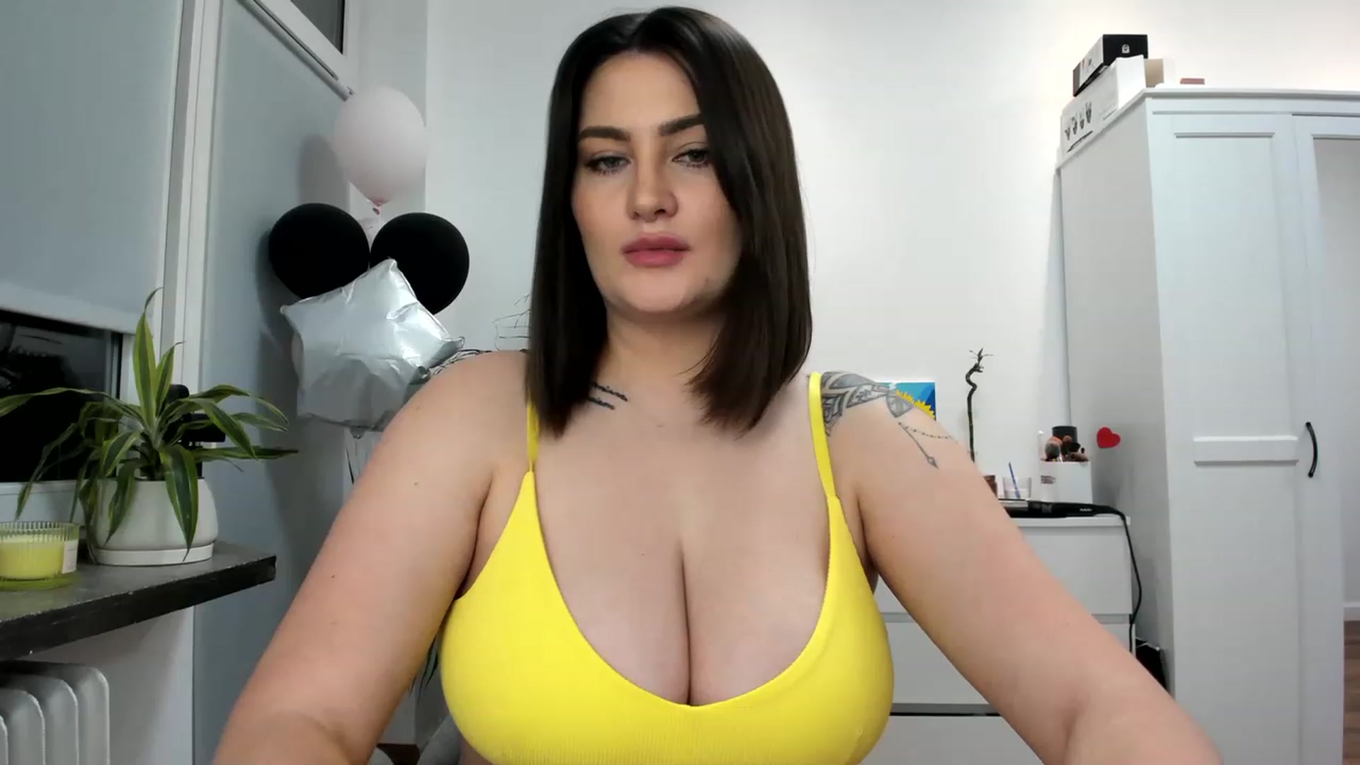 Gallery image thumbnail from SAINT_M's myfreecams stream on, 04/03/2023, 22:47 image 8 of 20