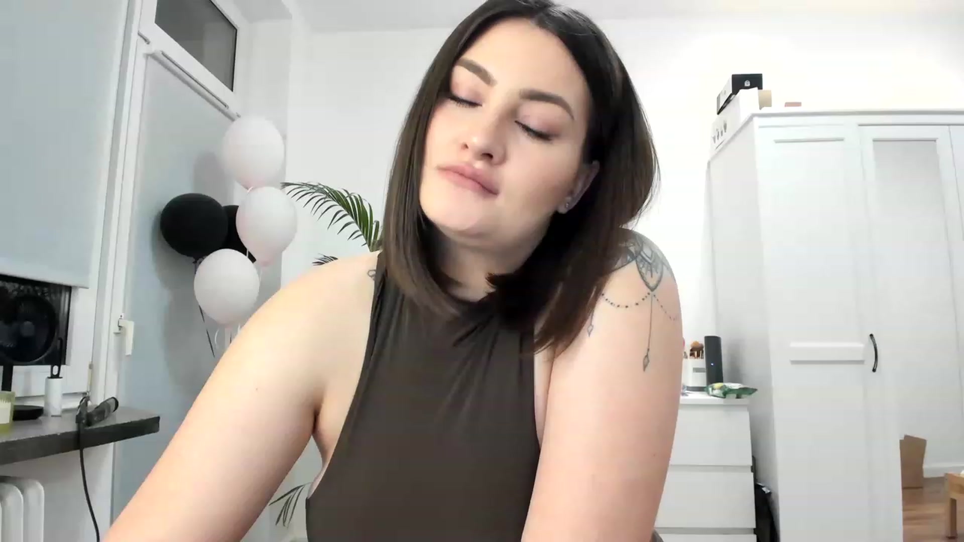 Gallery image thumbnail from SAINT_M's myfreecams stream on, 04/07/2023, 22:04 image 15 of 20