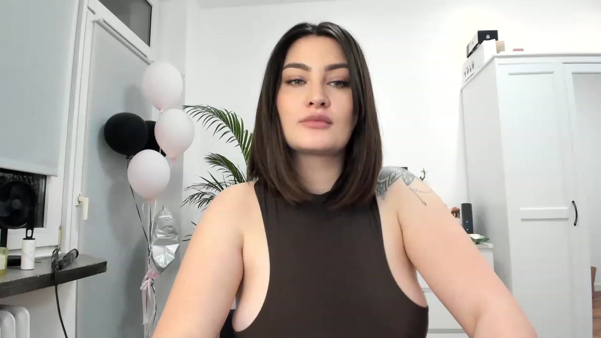 Gallery image thumbnail from SAINT_M's myfreecams stream on, 04/08/2023, 24:38 image 1 of 20