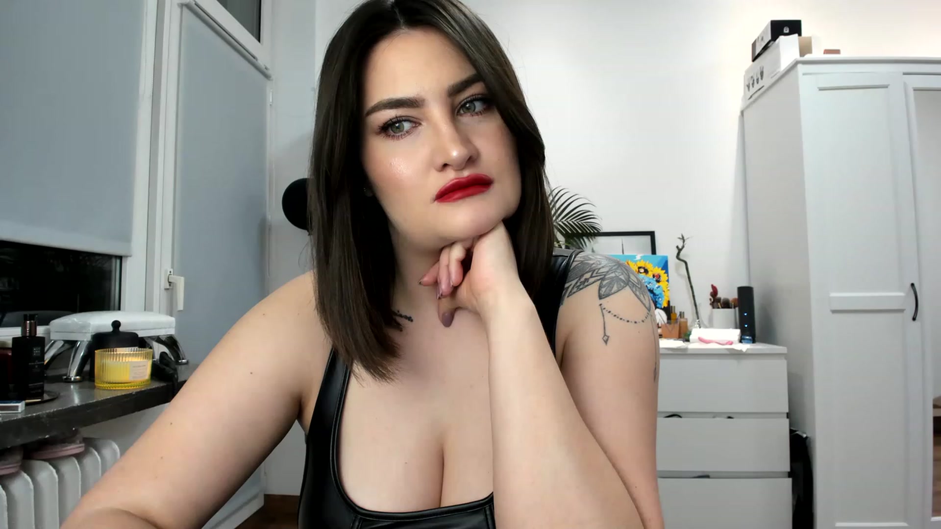 Gallery image thumbnail from SAINT_M's myfreecams stream on, 04/12/2023, 22:48 image 16 of 20