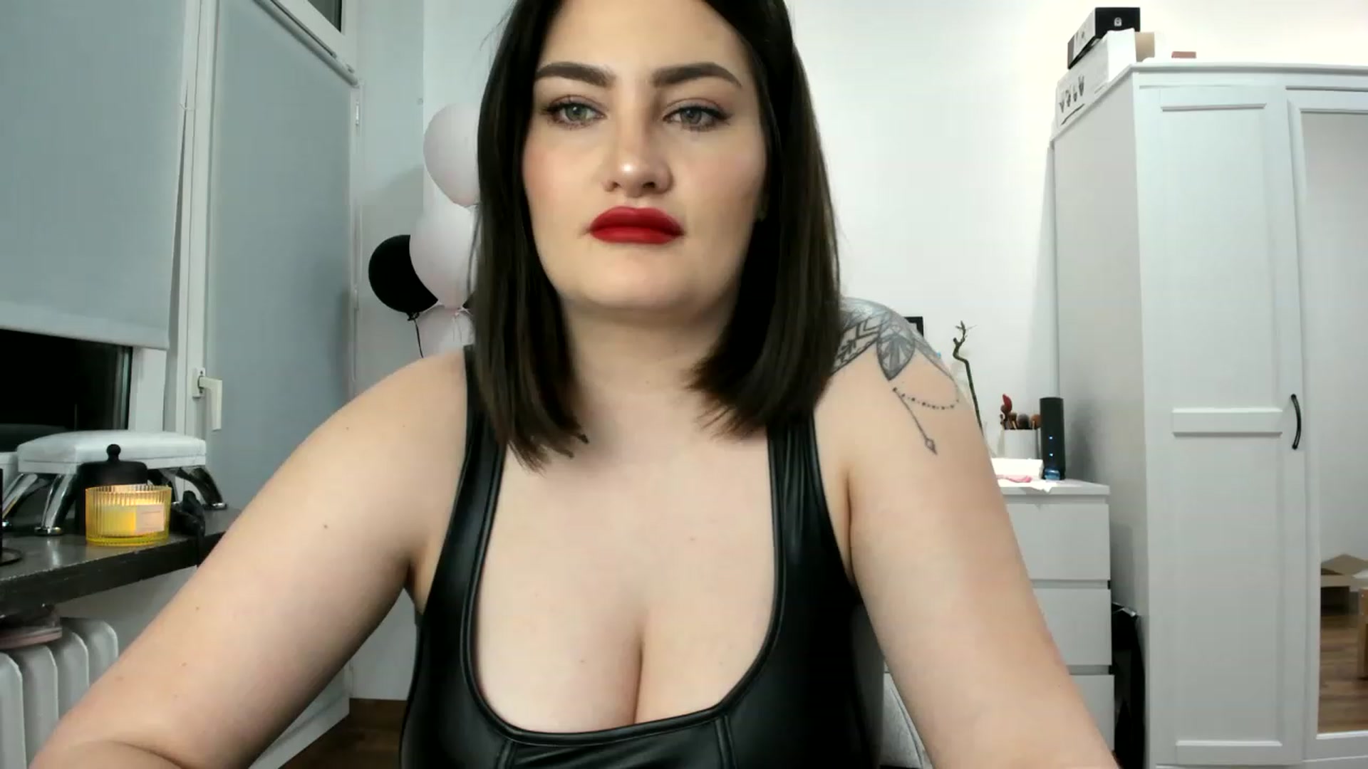 Gallery image thumbnail from SAINT_M's myfreecams stream on, 04/12/2023, 22:48 image 10 of 20