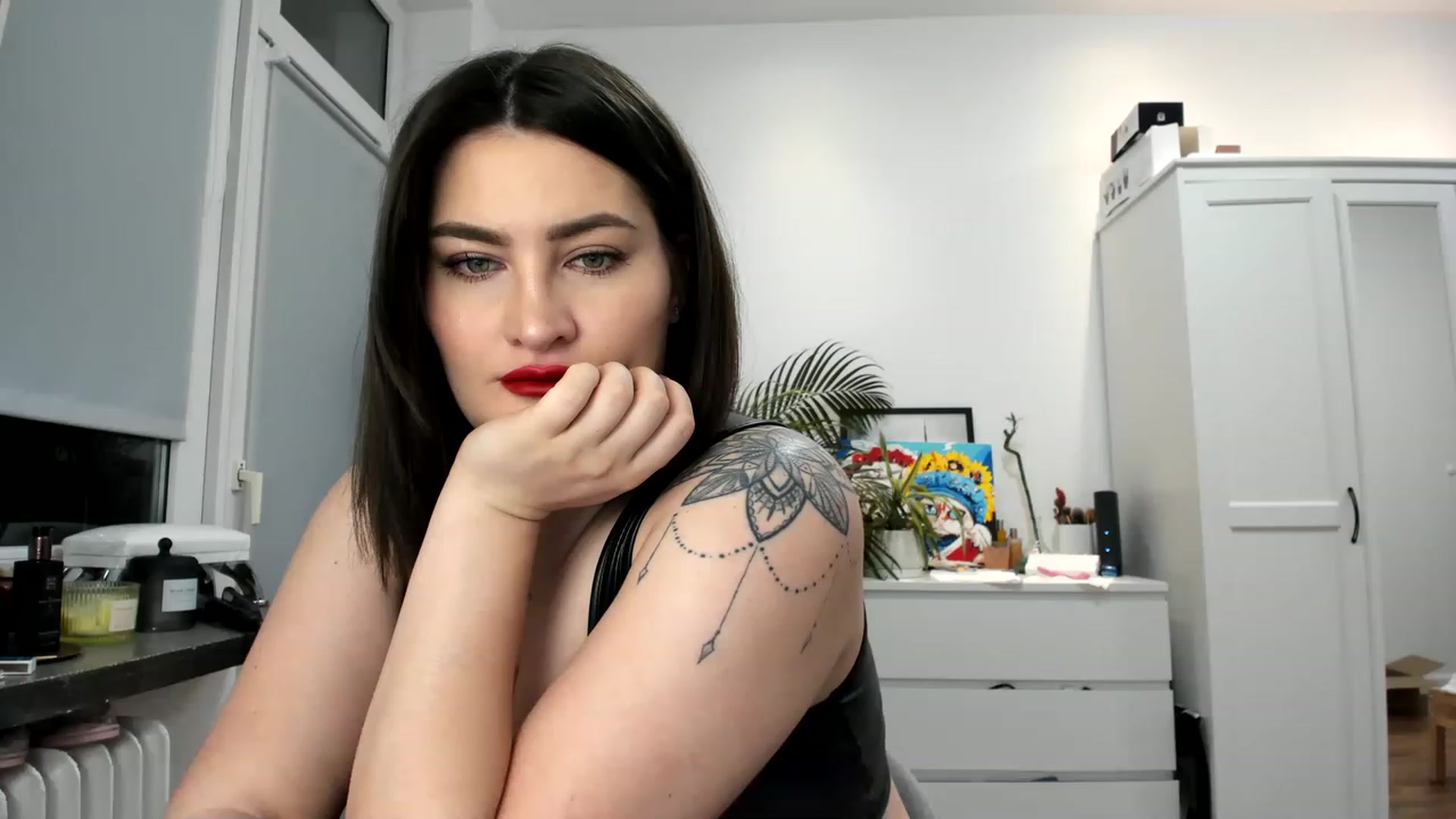 Gallery image thumbnail from SAINT_M's myfreecams stream on, 04/13/2023, 24:19 image 6 of 20