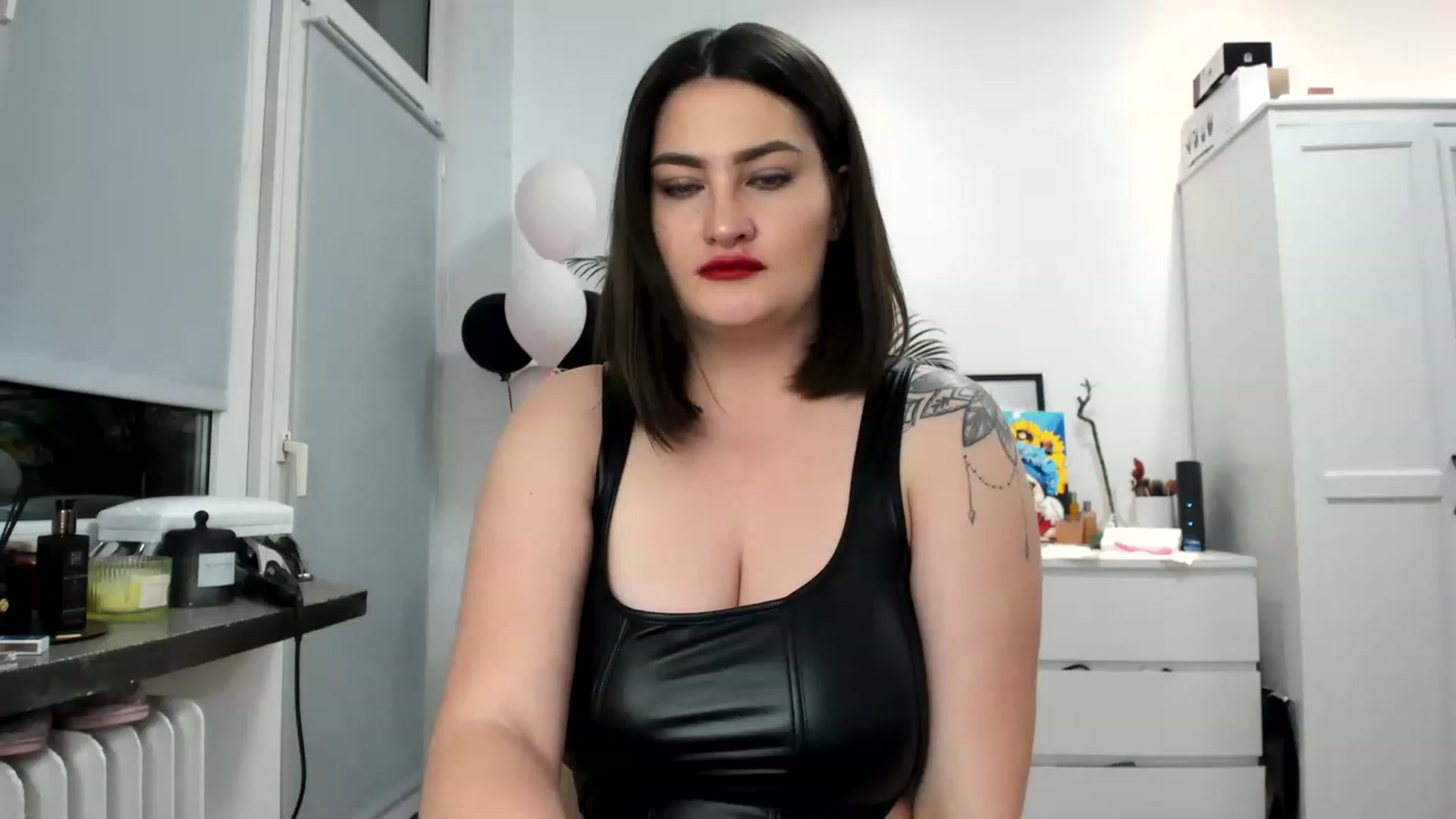 Gallery image thumbnail from SAINT_M's myfreecams stream on, 04/13/2023, 24:19 image 19 of 20