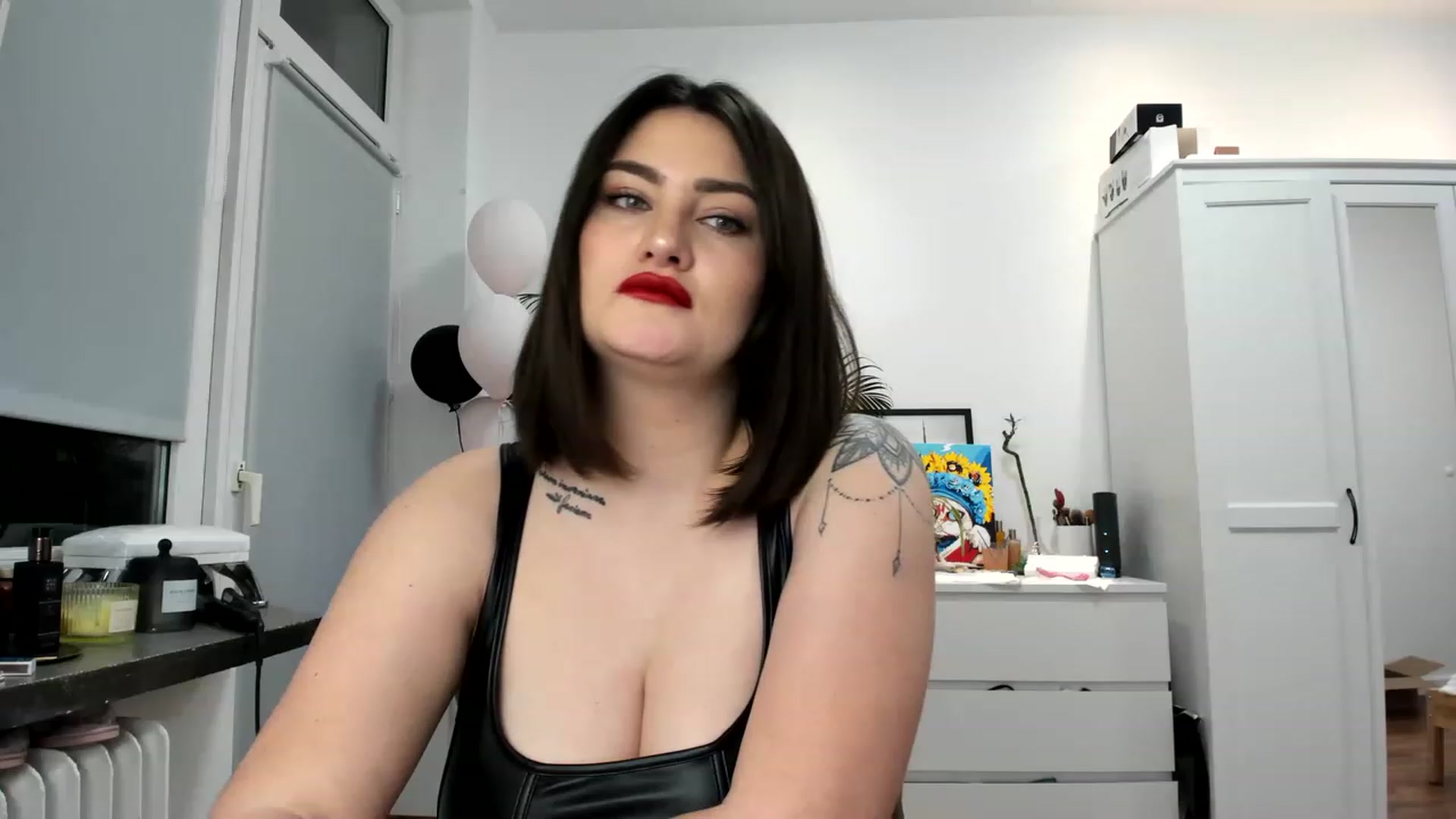 Gallery image thumbnail from SAINT_M's myfreecams stream on, 04/13/2023, 24:19 image 8 of 20