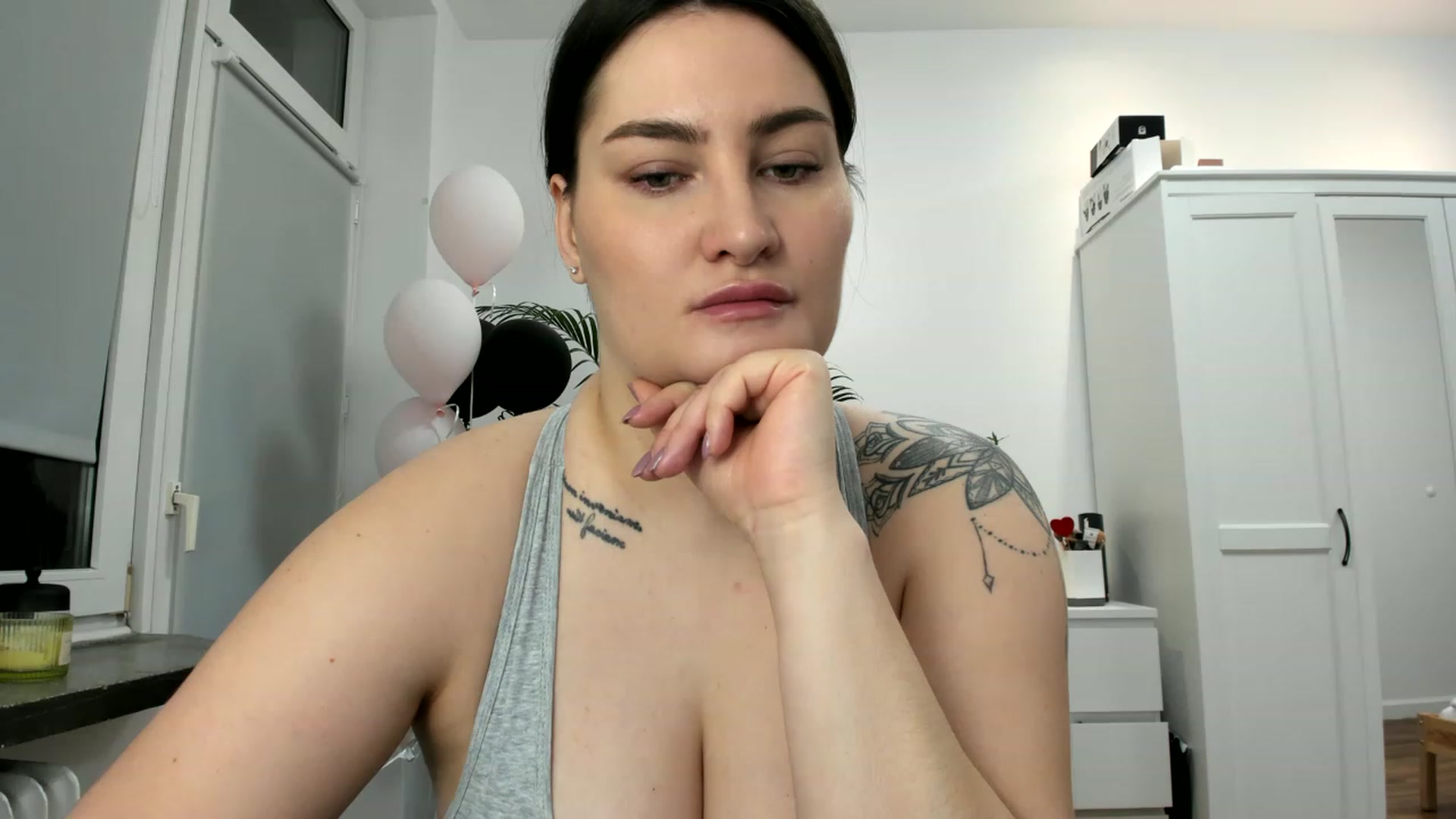 Gallery image thumbnail from SAINT_M's myfreecams stream on, 04/14/2023, 22:01 image 6 of 20