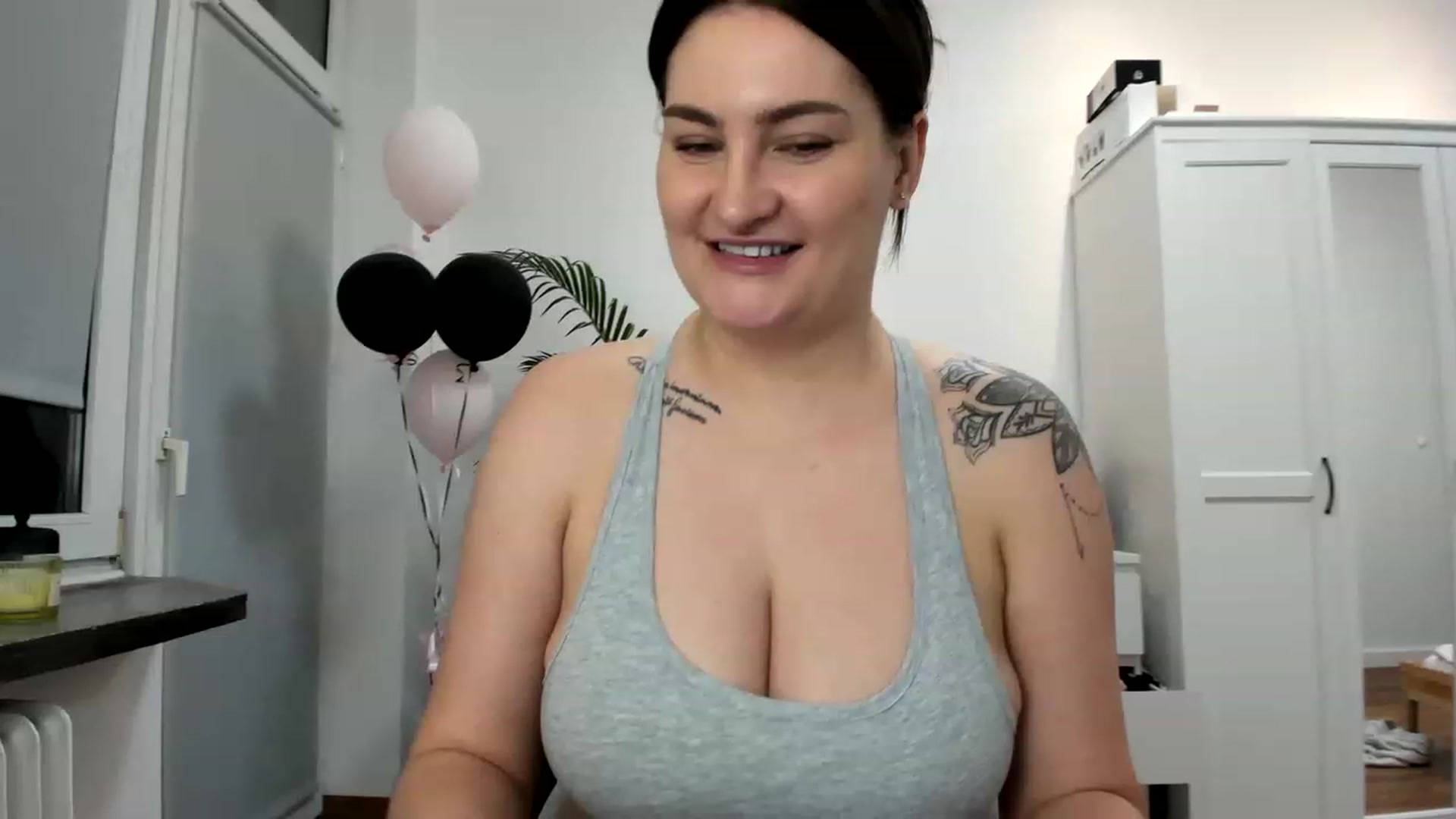 Gallery image thumbnail from SAINT_M's myfreecams stream on, 04/15/2023, 24:02 image 8 of 20