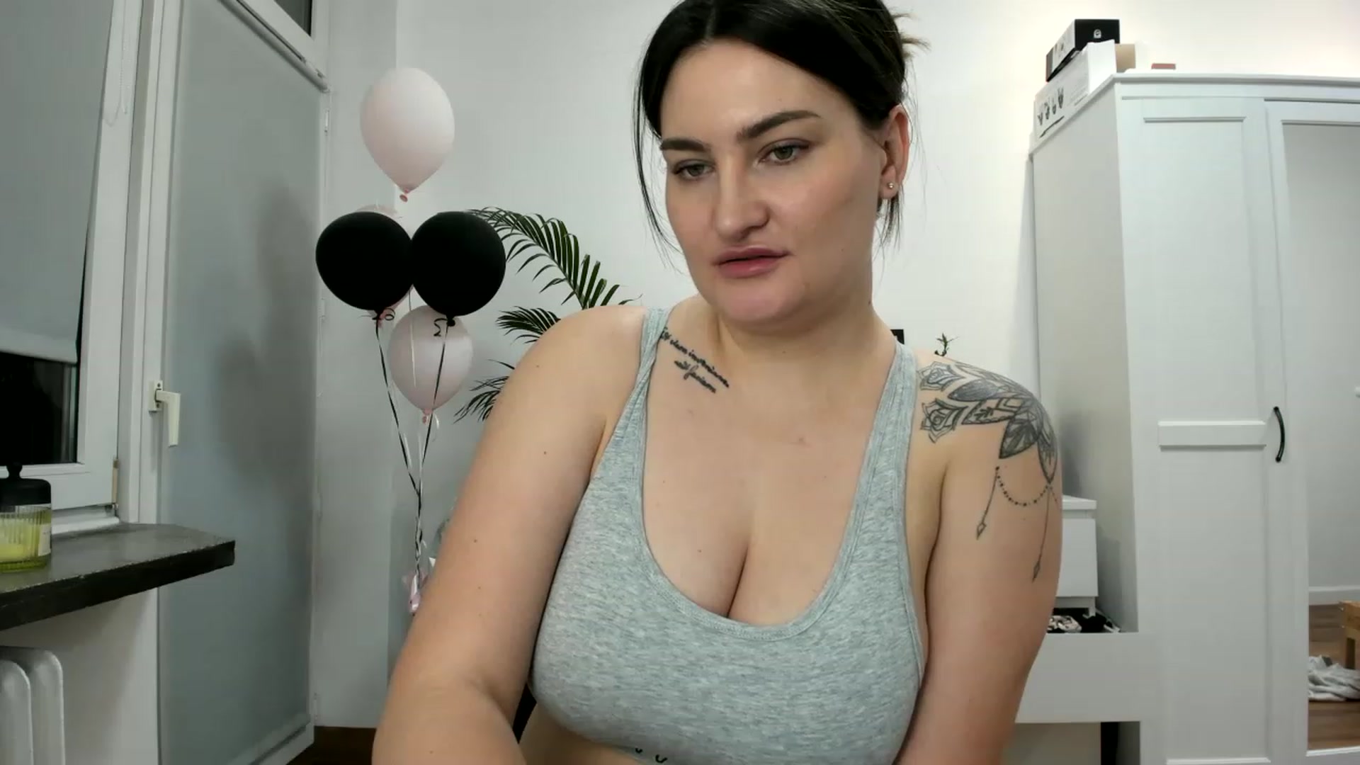 Gallery image thumbnail from SAINT_M's myfreecams stream on, 04/15/2023, 24:02 image 13 of 20
