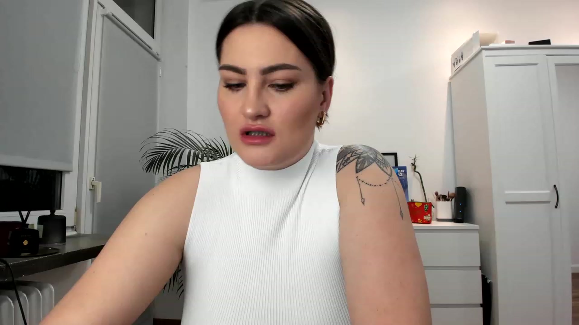 Gallery image thumbnail from SAINT_M's myfreecams stream on, 05/18/2023, 22:25 image 11 of 20