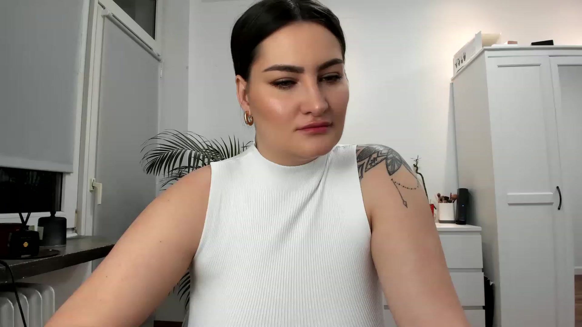 Gallery image thumbnail from SAINT_M's myfreecams stream on, 05/18/2023, 22:25 image 15 of 20