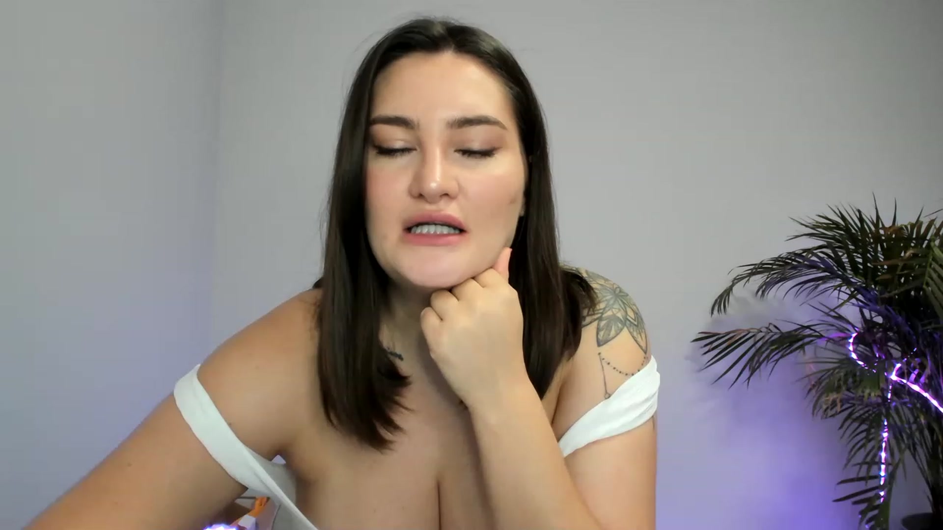 Gallery image thumbnail from SAINT_M's myfreecams stream on, 08/03/2023, 22:26 image 12 of 20