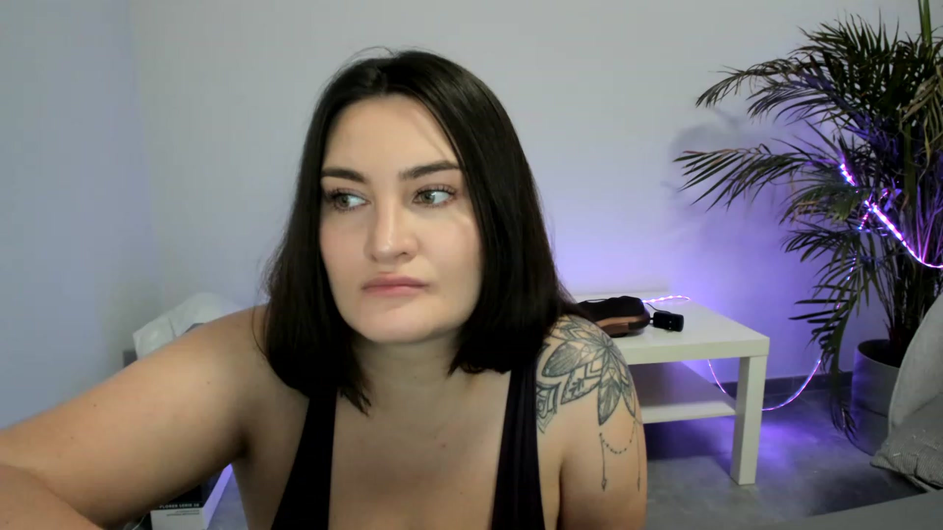 Gallery image thumbnail from SAINT_M's myfreecams stream on, 08/16/2023, 21:47 image 2 of 20