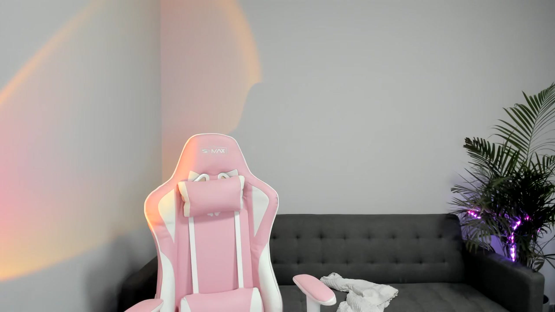 Gallery image thumbnail from SAINT_M's myfreecams stream on, 01/08/2024, 24:02 image 18 of 20