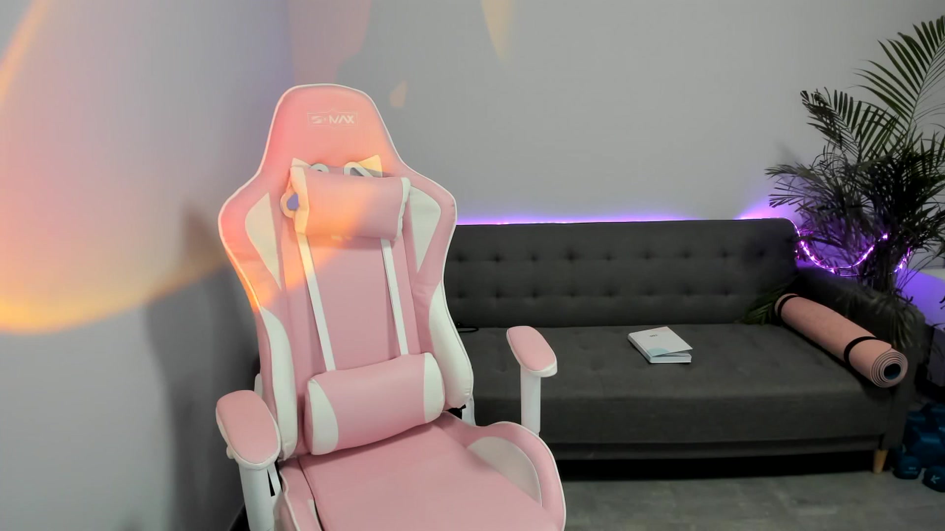 Gallery image thumbnail from SAINT_M's myfreecams stream on, 02/14/2024, 23:55 image 6 of 20