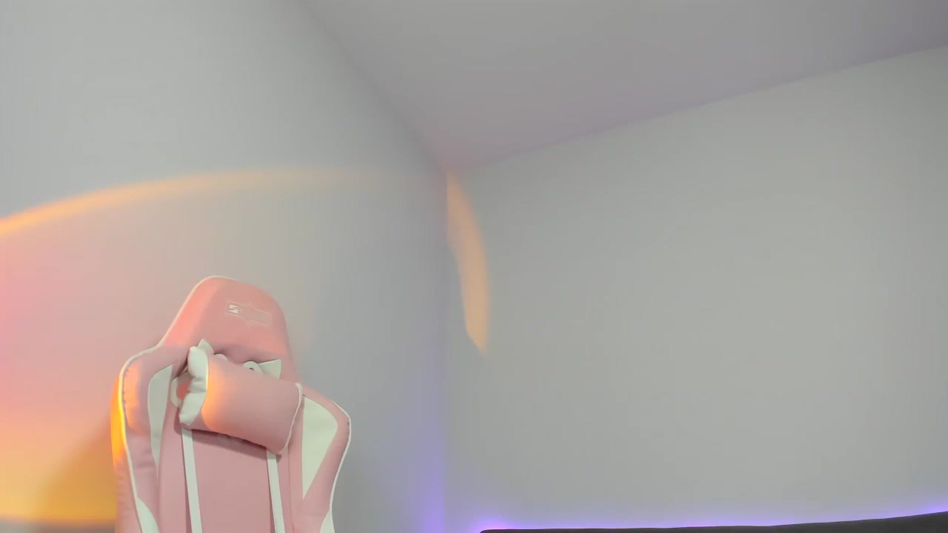 Gallery image thumbnail from SAINT_M's myfreecams stream on, 02/27/2024, 23:58 image 15 of 20