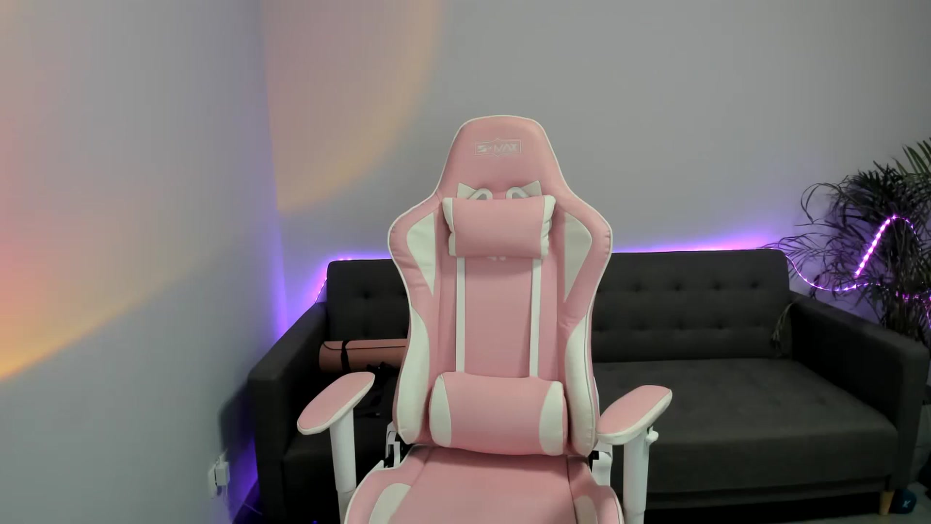 Gallery image thumbnail from SAINT_M's myfreecams stream on, 03/18/2024, 22:54 image 4 of 20