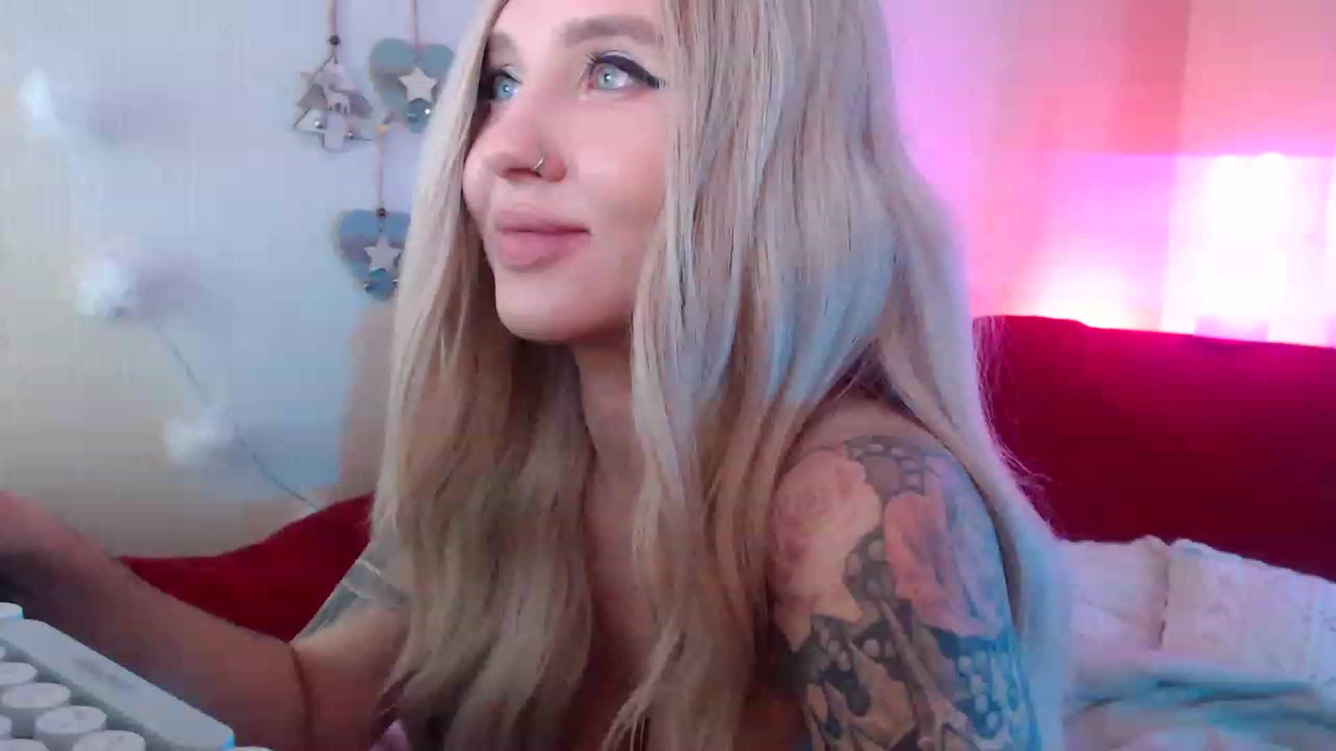 Gallery image thumbnail from SASHA_SHOKI's myfreecams stream on, 11/17/2022, 21:24 image 15 of 20