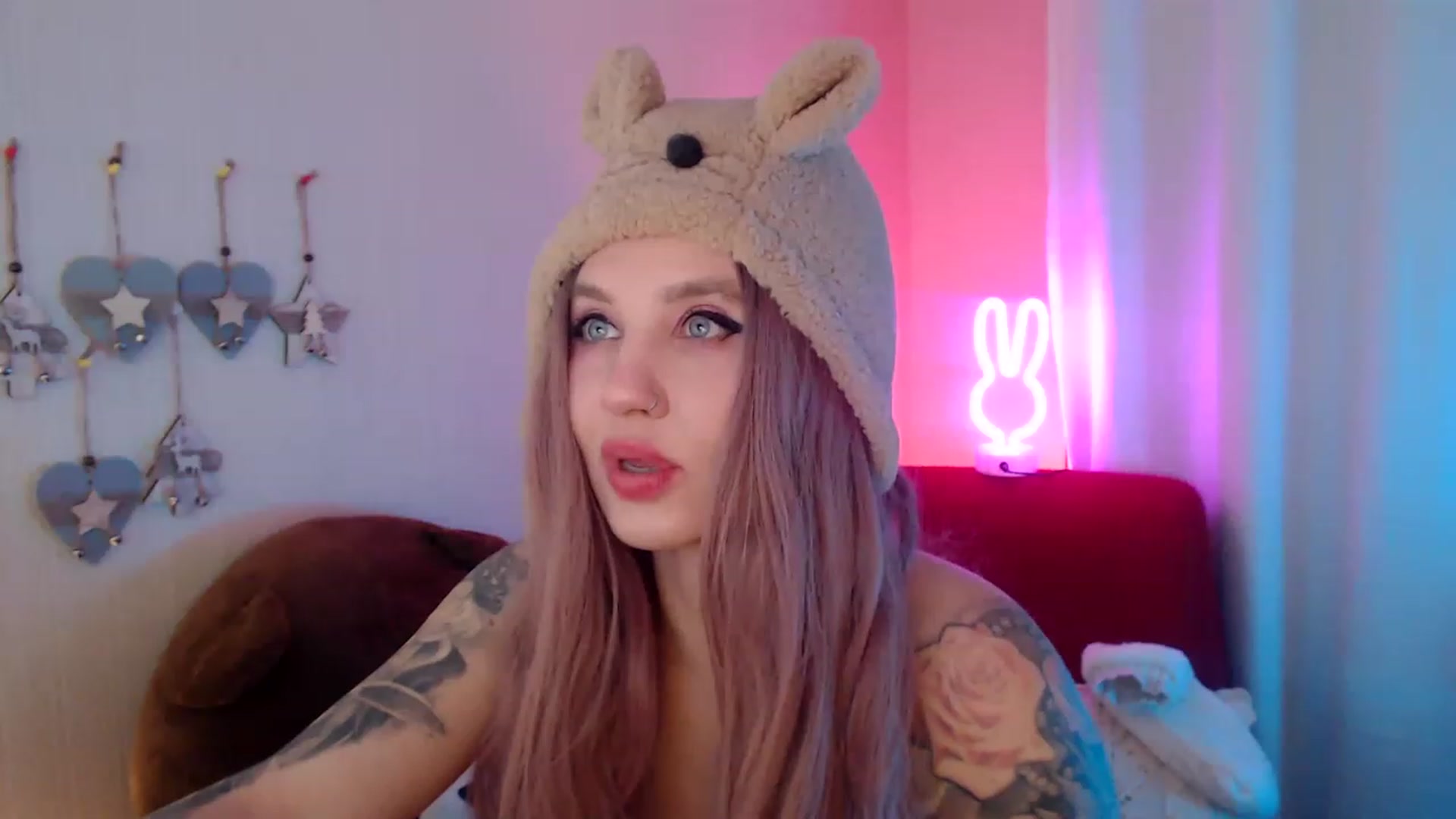 Gallery image thumbnail from SASHA_SHOKI's myfreecams stream on, 11/19/2022, 19:59 image 6 of 20