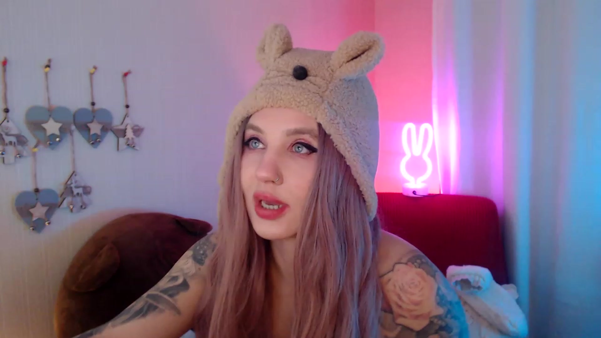 Gallery image thumbnail from SASHA_SHOKI's myfreecams stream on, 11/19/2022, 19:59 image 7 of 20