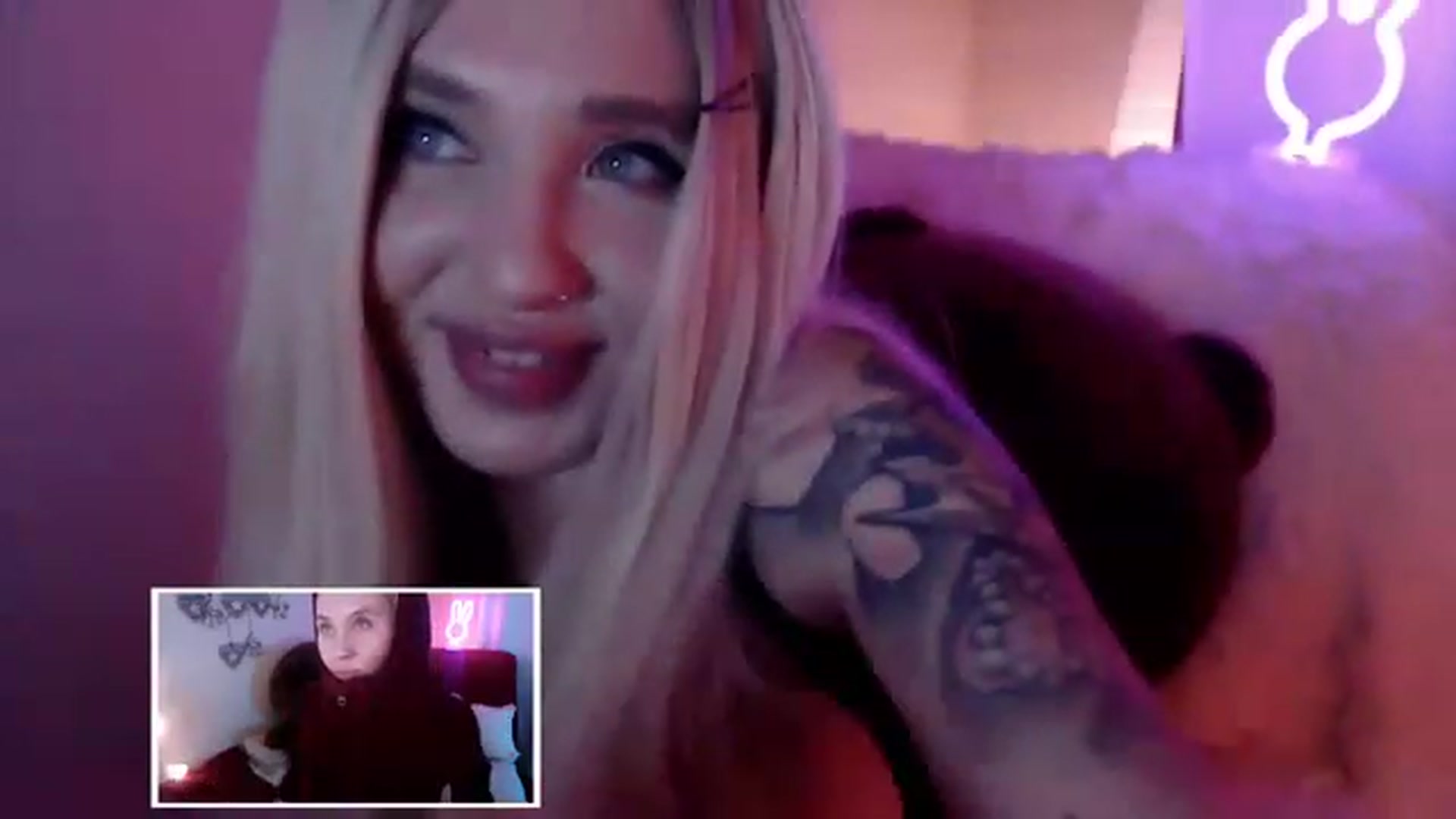 Gallery image thumbnail from SASHA_SHOKI's myfreecams stream on, 11/21/2022, 18:08 image 3 of 20