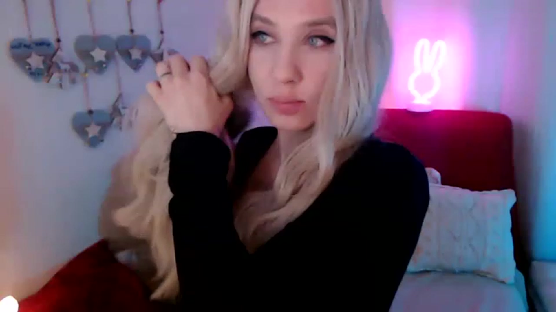 Gallery image thumbnail from SASHA_SHOKI's myfreecams stream on, 11/22/2022, 17:41 image 19 of 20