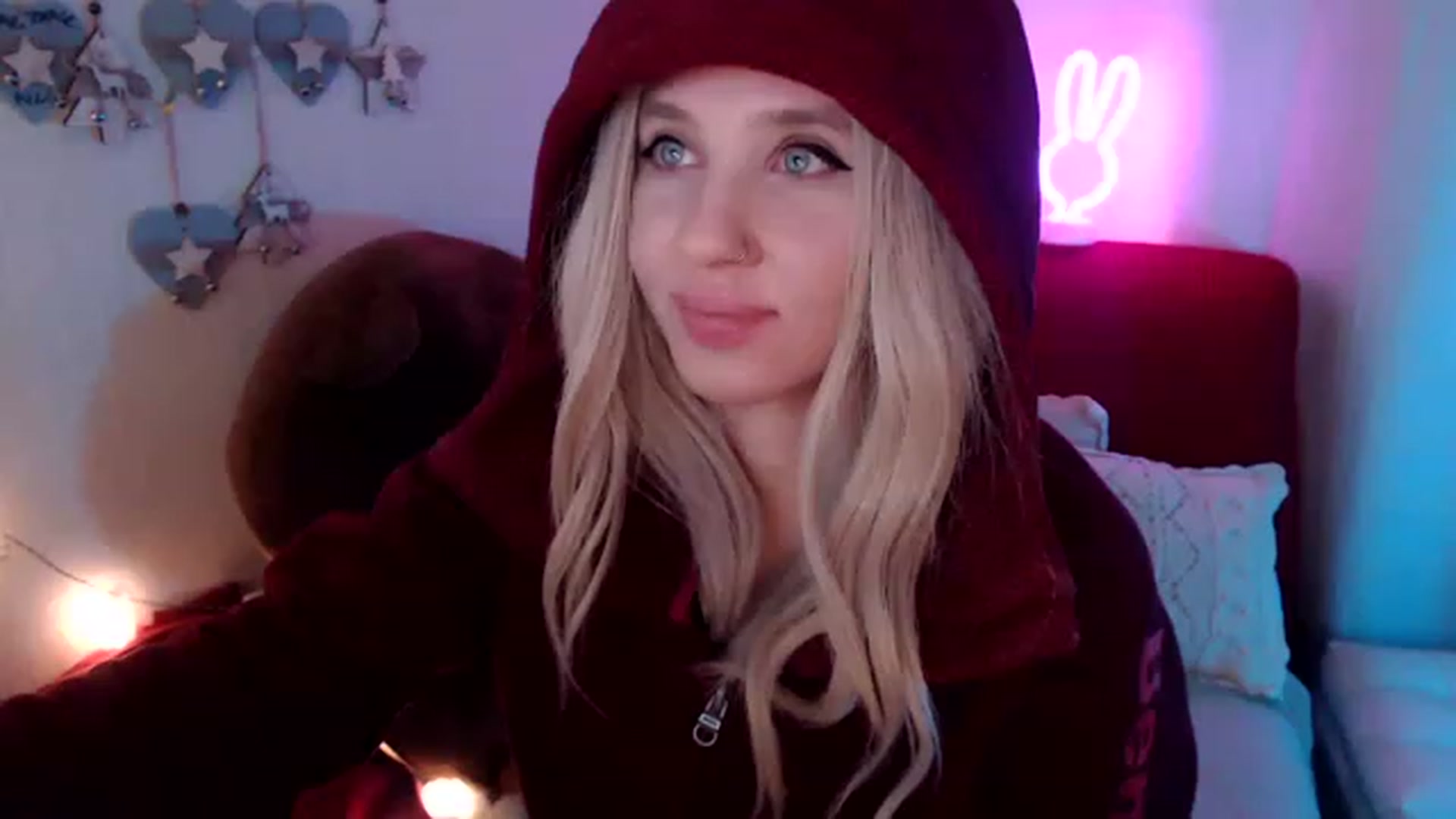 Gallery image thumbnail from SASHA_SHOKI's myfreecams stream on, 11/22/2022, 19:15 image 14 of 20