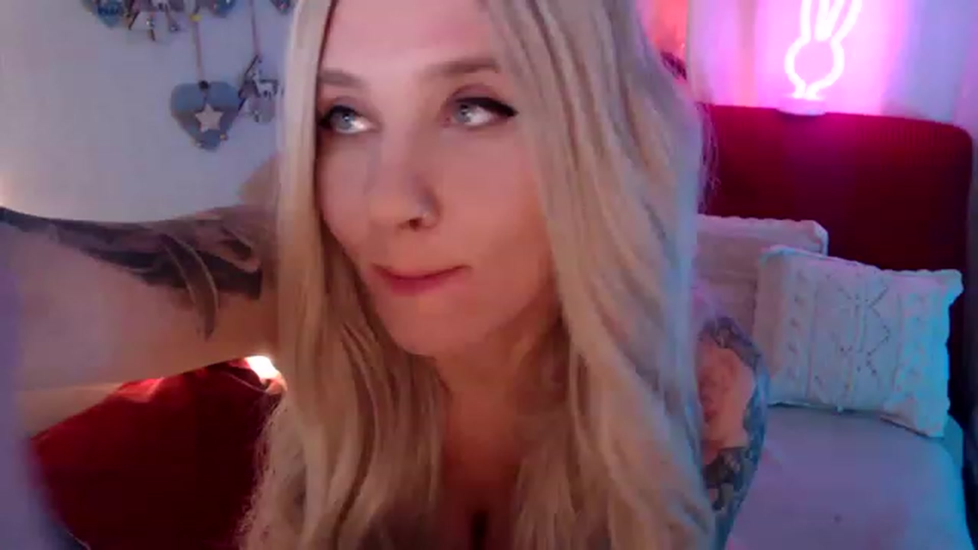 Gallery image thumbnail from SASHA_SHOKI's myfreecams stream on, 11/22/2022, 19:15 image 1 of 20