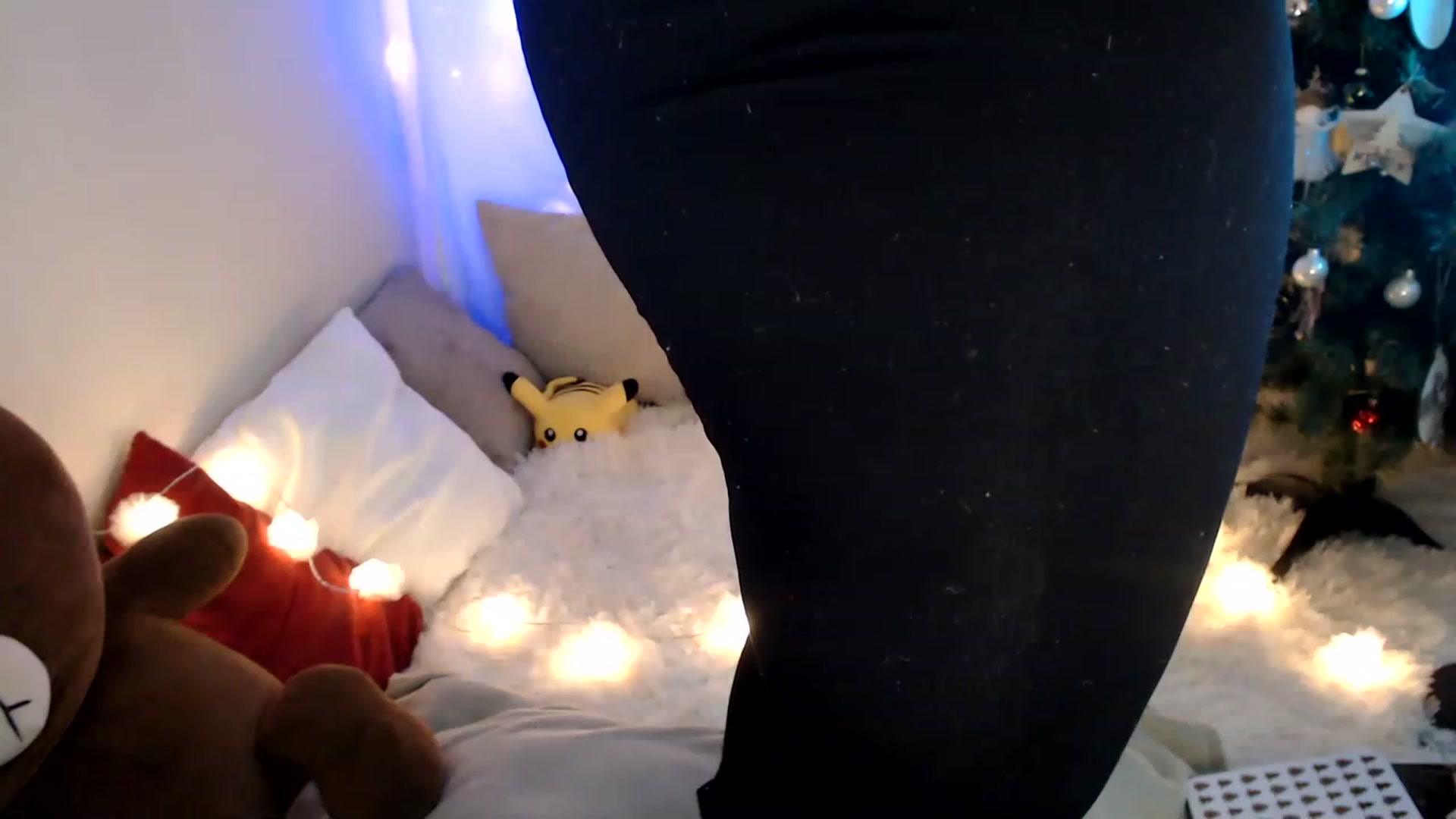 Gallery image thumbnail from SASHA_SHOKI's myfreecams stream on, 12/18/2022, 20:38 image 10 of 20