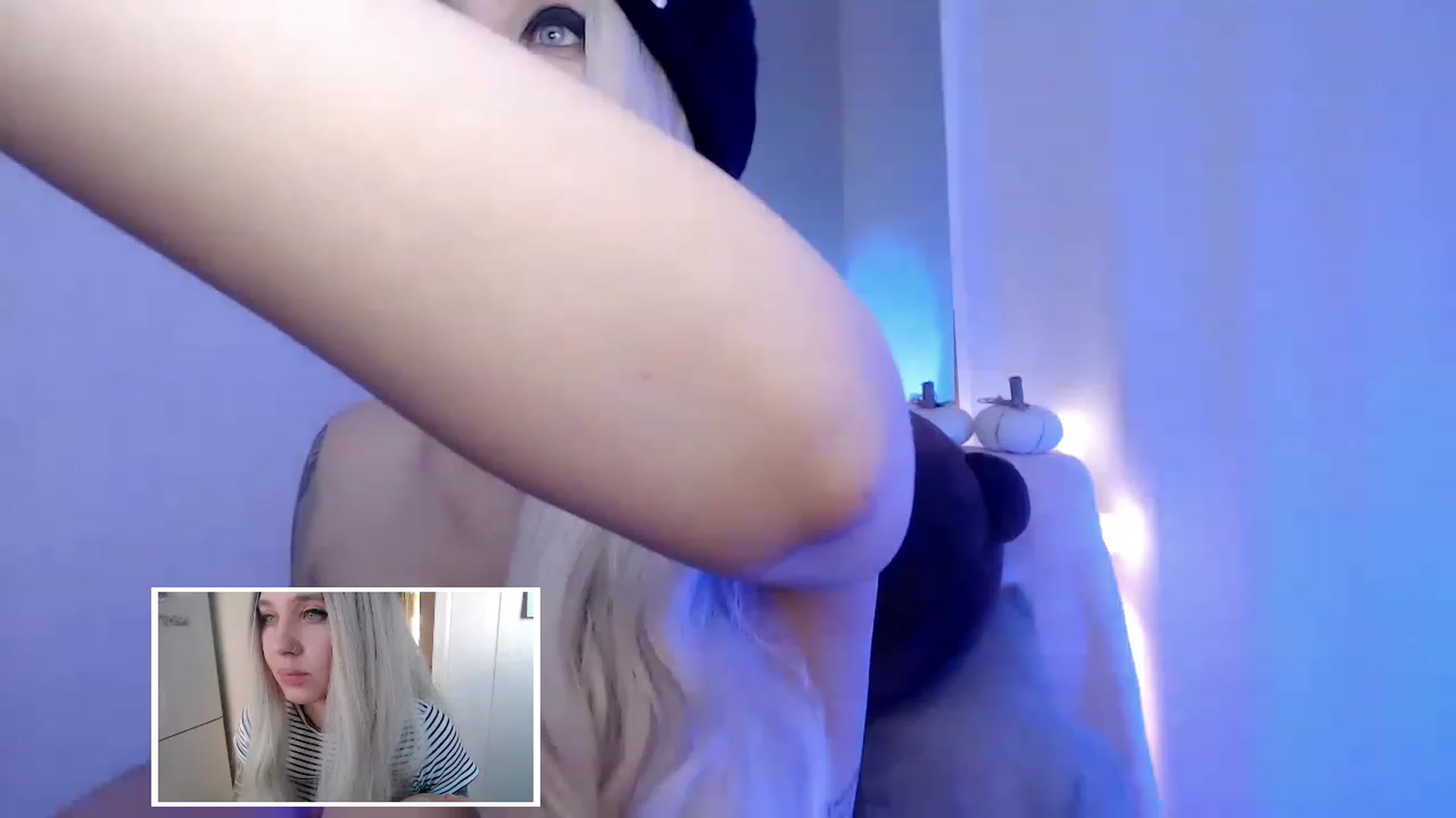 Gallery image thumbnail from SASHA_SHOKI's myfreecams stream on, 12/25/2022, 11:53 image 2 of 20