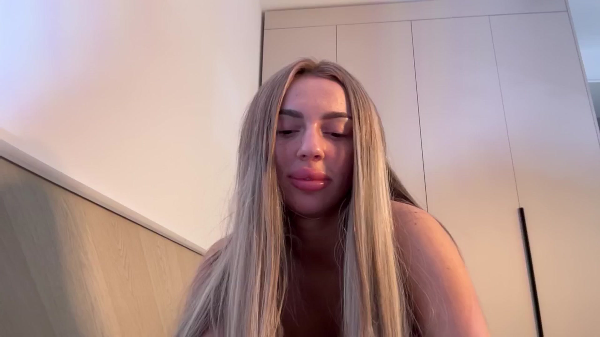 Gallery image thumbnail from SELENA_MFC's myfreecams stream on, 02/26/2026, 06:53 image 1 of 20