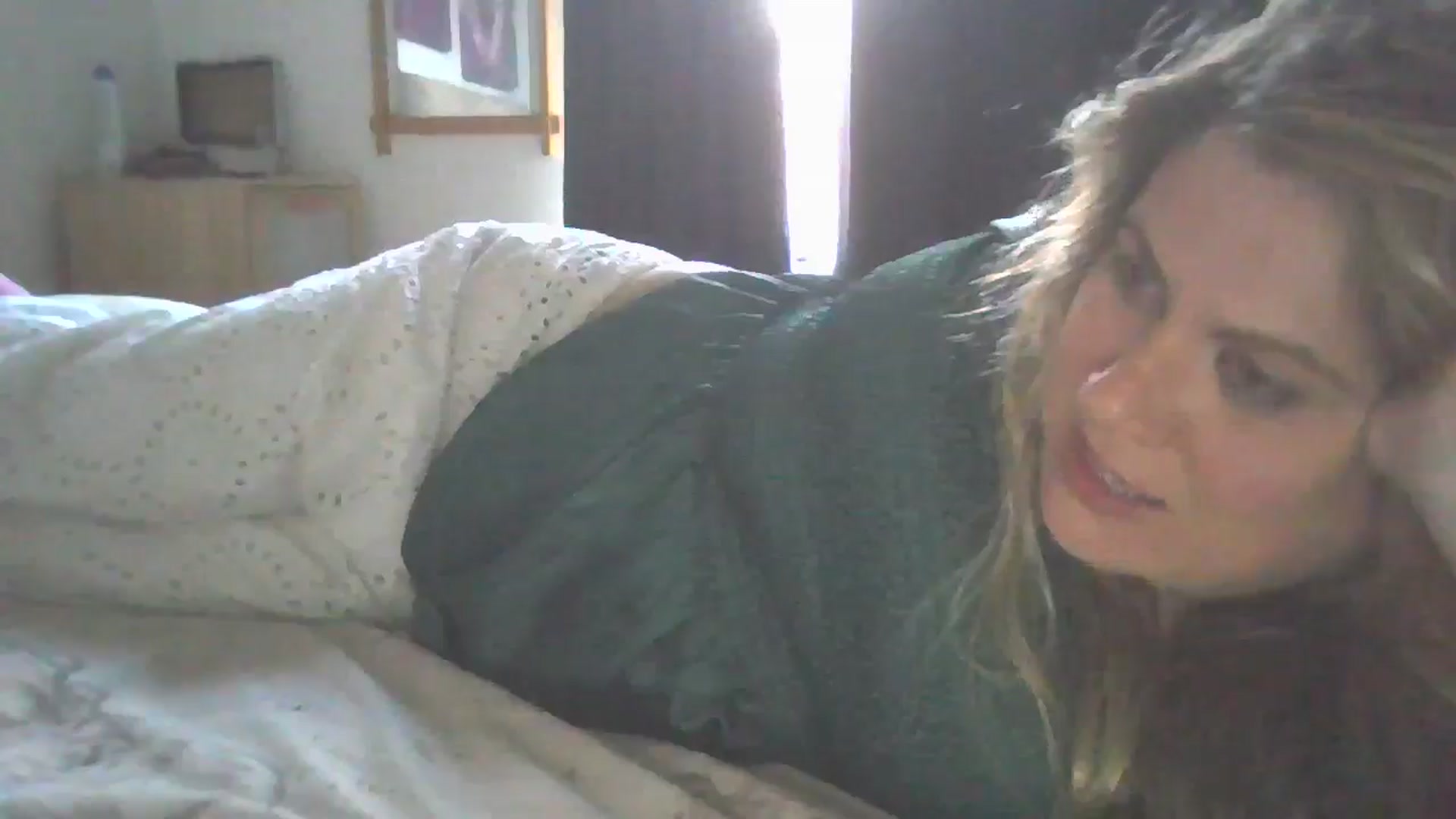 Gallery image thumbnail from SEXYSOPHXXX2's myfreecams stream on, 06/02/2024, 18:51 image 14 of 20