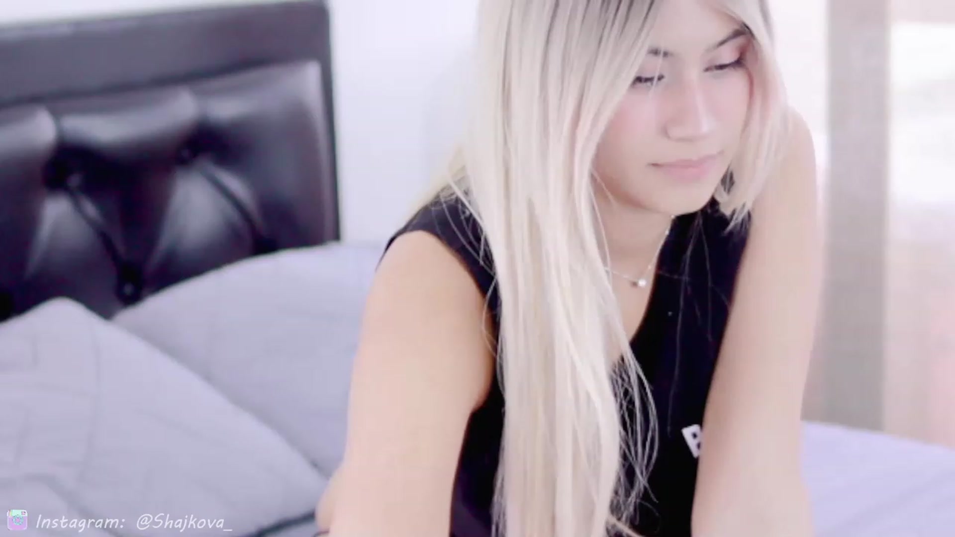 Gallery image thumbnail from SHajkova's myfreecams stream on, 11/16/2022, 17:24 image 20 of 20
