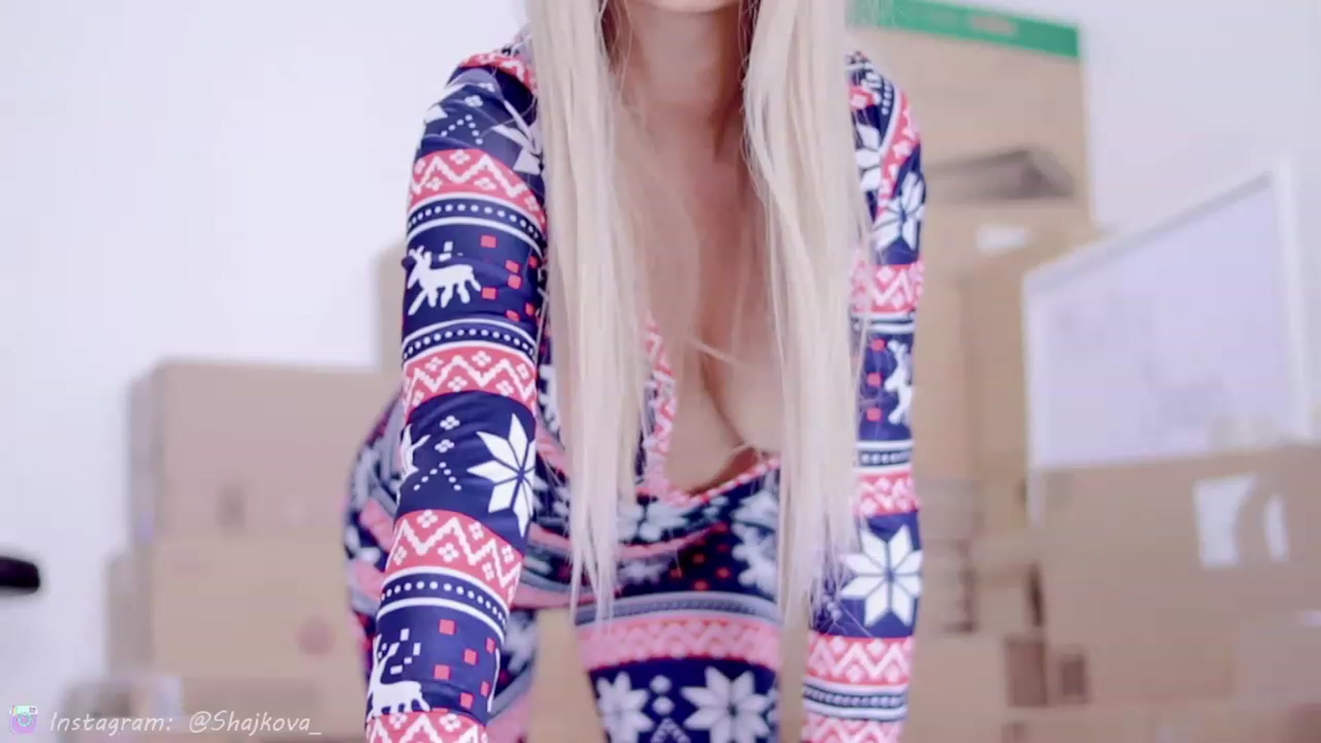 Gallery image thumbnail from SHajkova's myfreecams stream on, 12/23/2022, 18:20 image 12 of 20