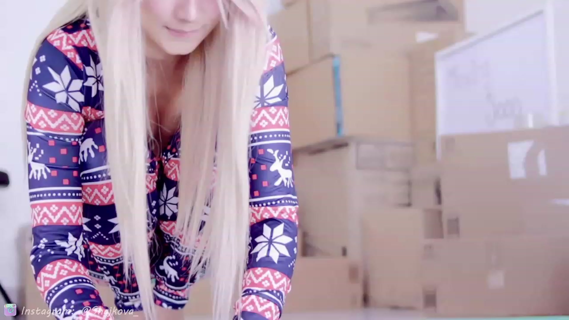 Gallery image thumbnail from SHajkova's myfreecams stream on, 12/23/2022, 18:20 image 7 of 20